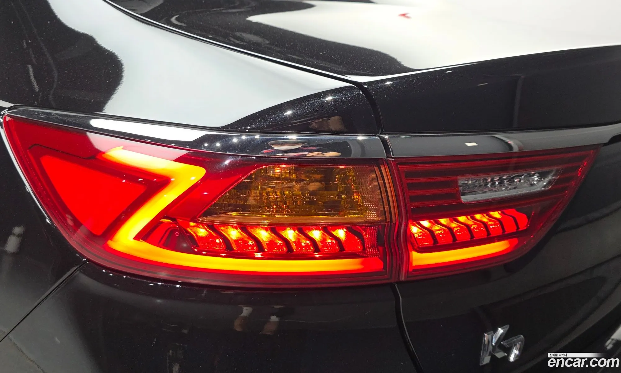 Kia K7 2018 KNALA418BJA129002 — 19