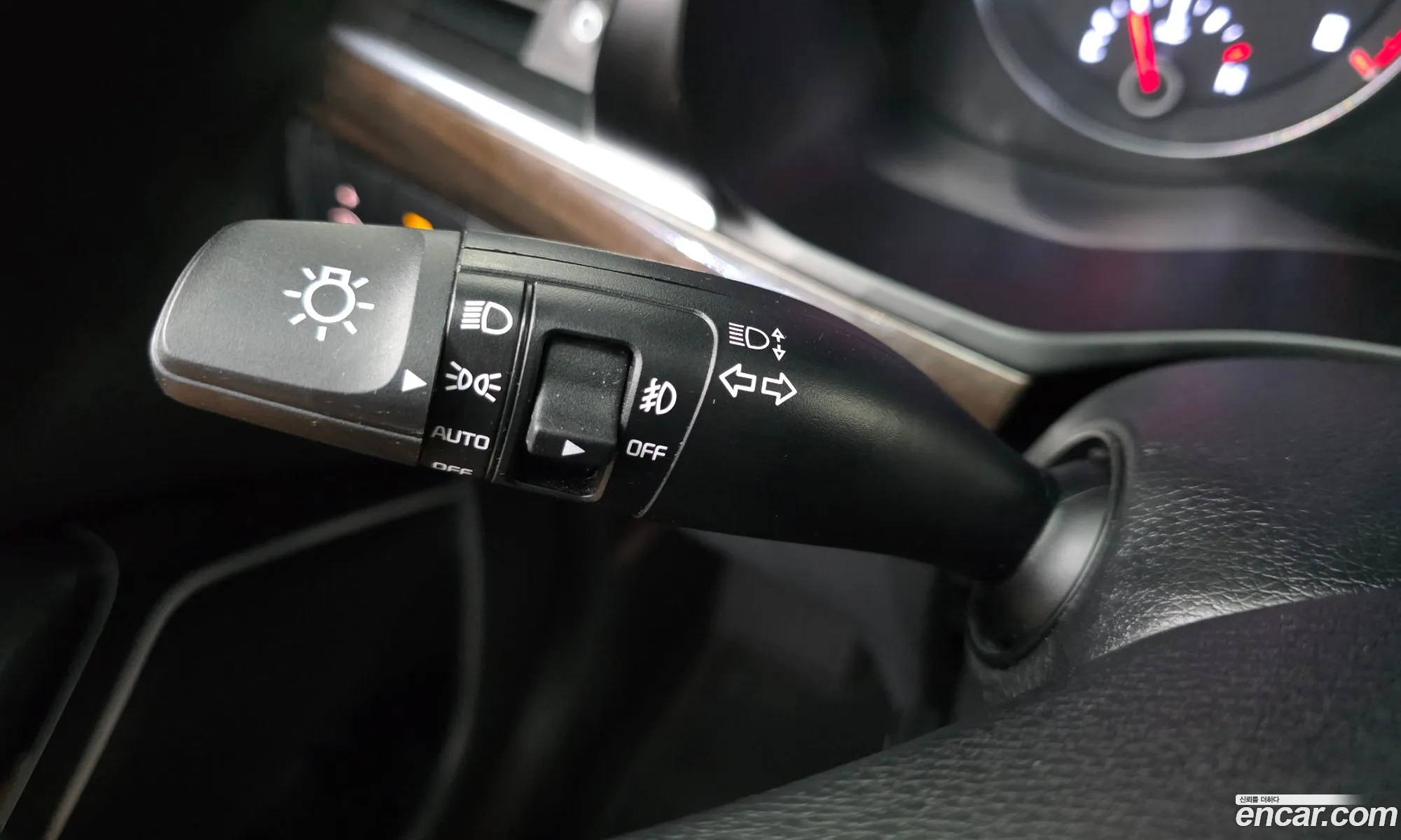 Kia K7 2018 KNALA418BJA129002 — 14