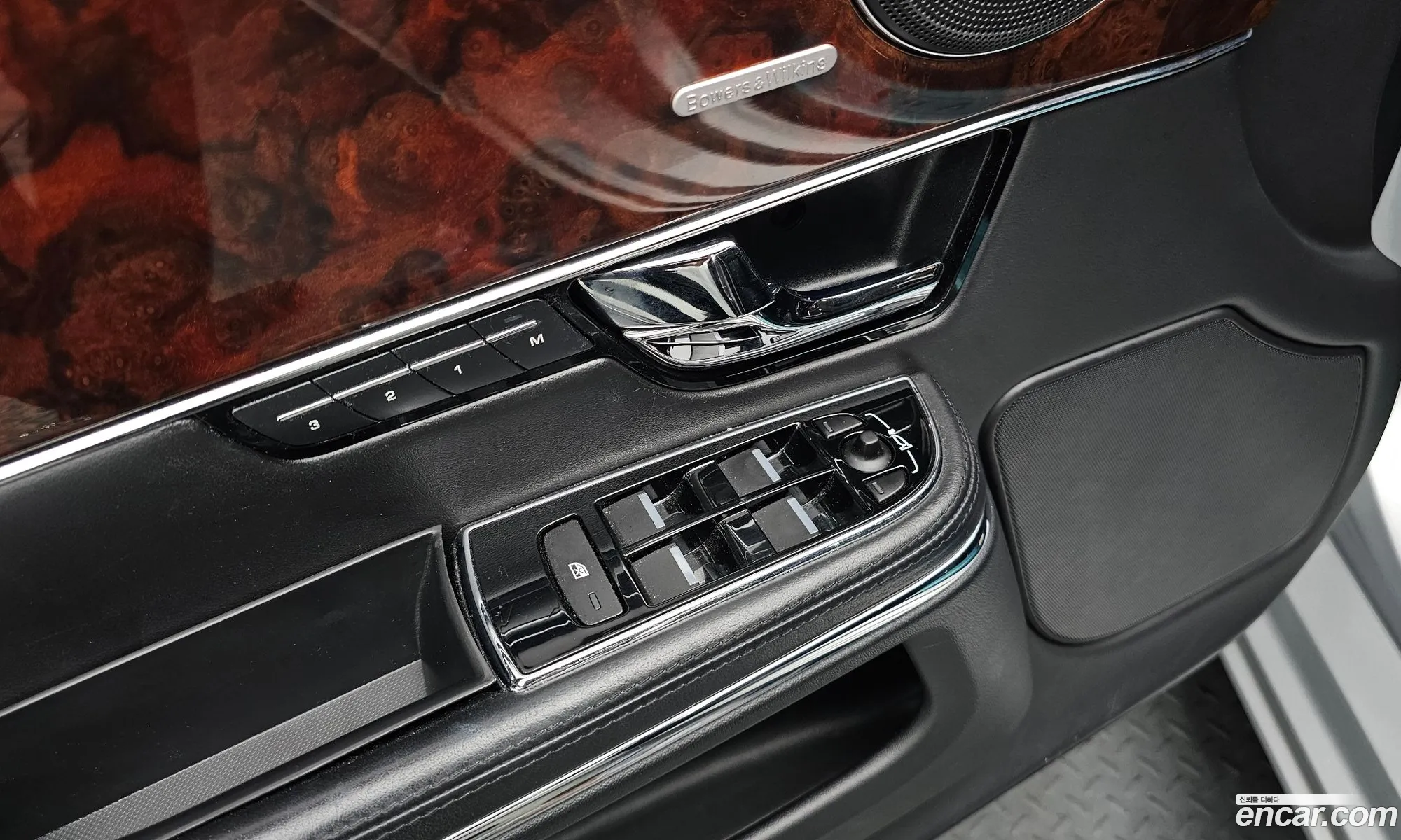Jaguar XJ 2012 SAJAA2229CNV27667 — 4