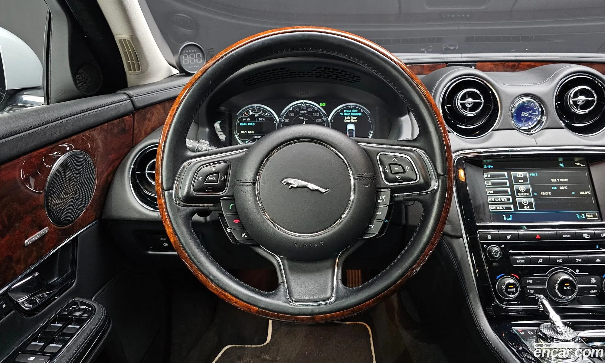 Jaguar XJ 2012 SAJAA2229CNV27667 — 12