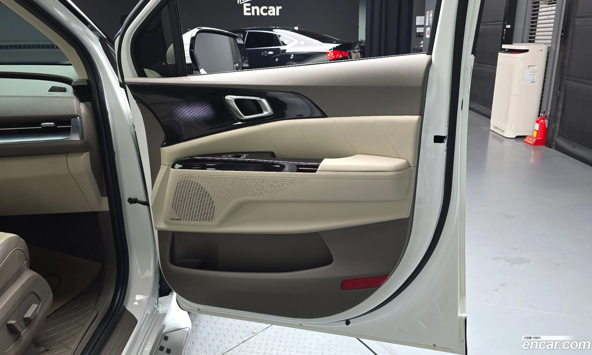 Kia Carnival 2021 KNANE81BBMS102032 — 32