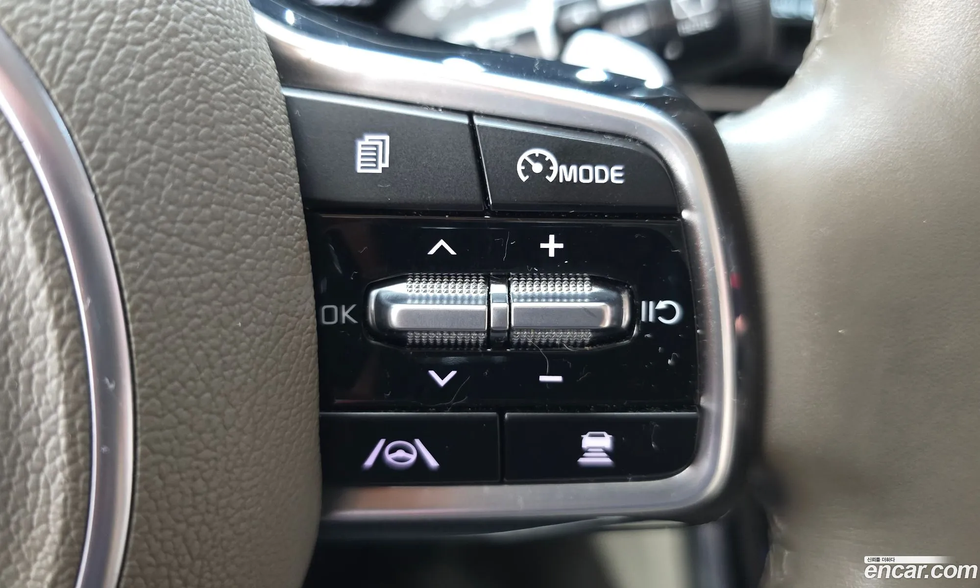 Kia Carnival 2021 KNANE81BBMS102032 — 5