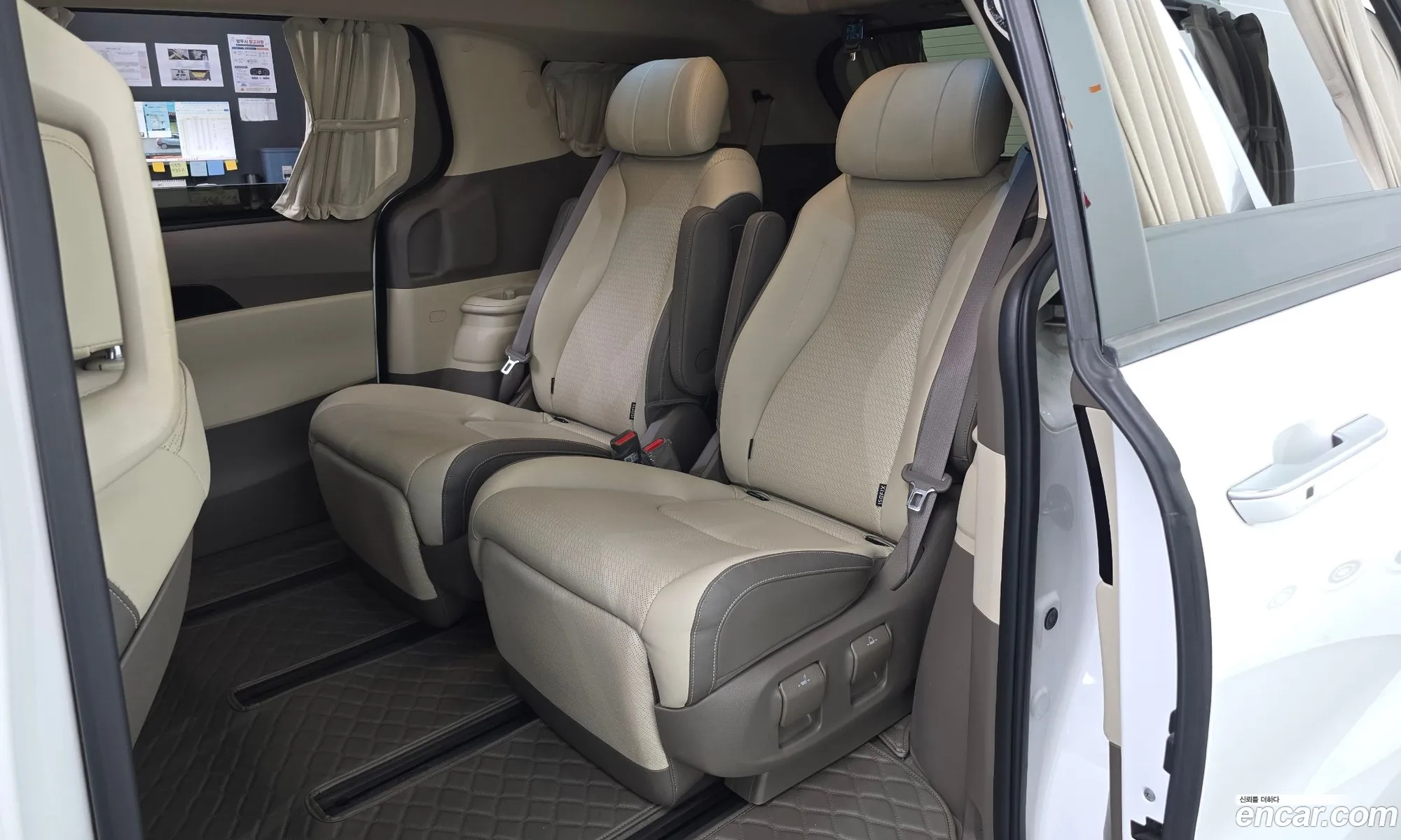 Kia Carnival 2021 KNANE81BBMS102032 — 16