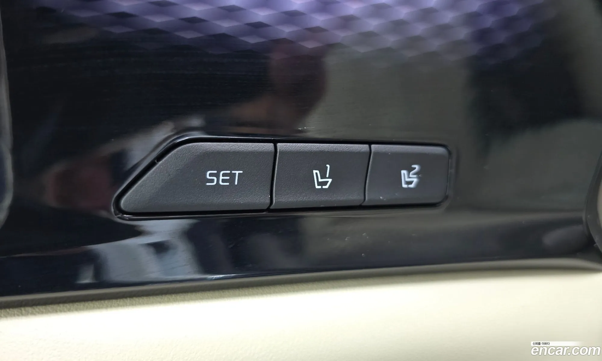 Kia Carnival 2021 KNANE81BBMS102032 — 10
