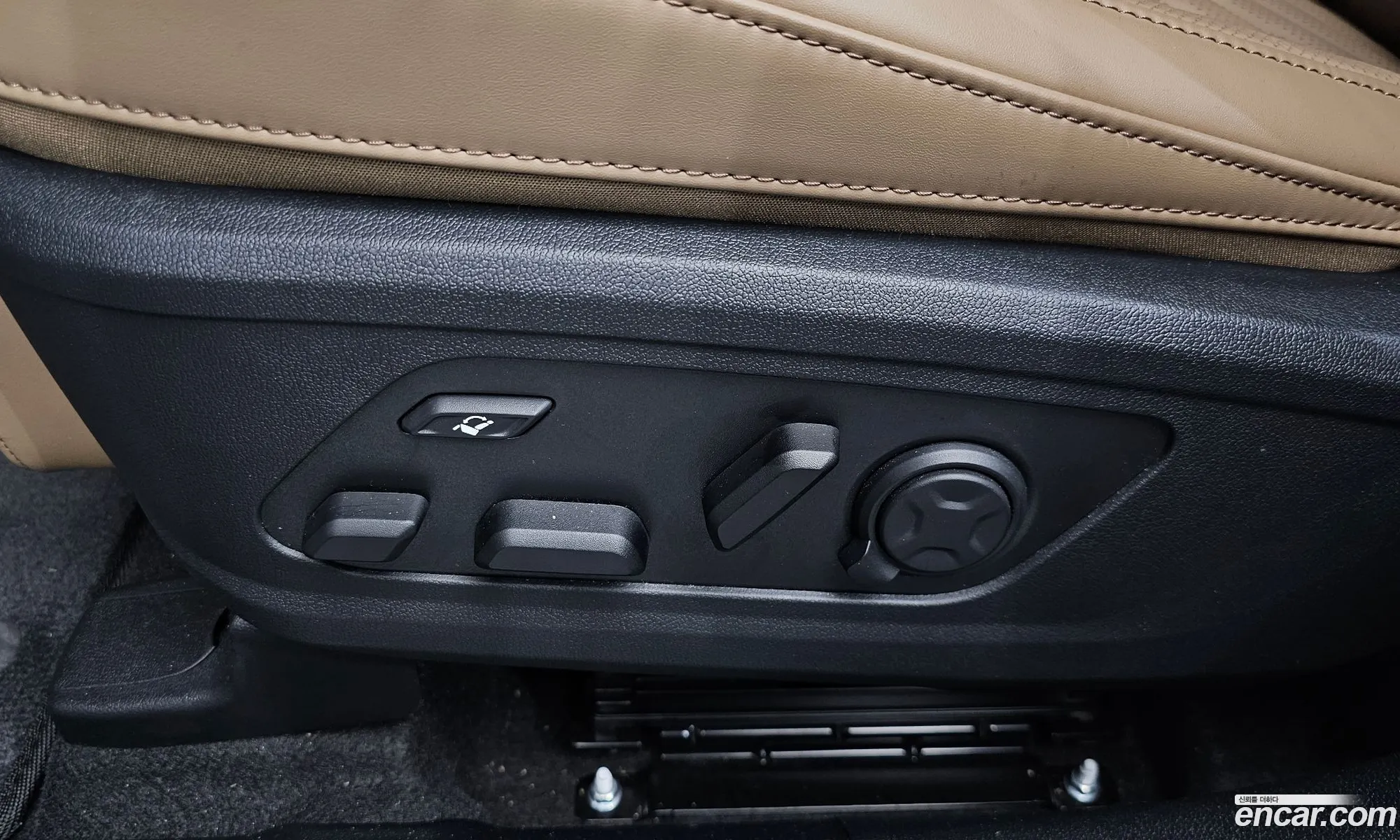 Kia Sorento 2024 KNARK81GDRA327267 — 21