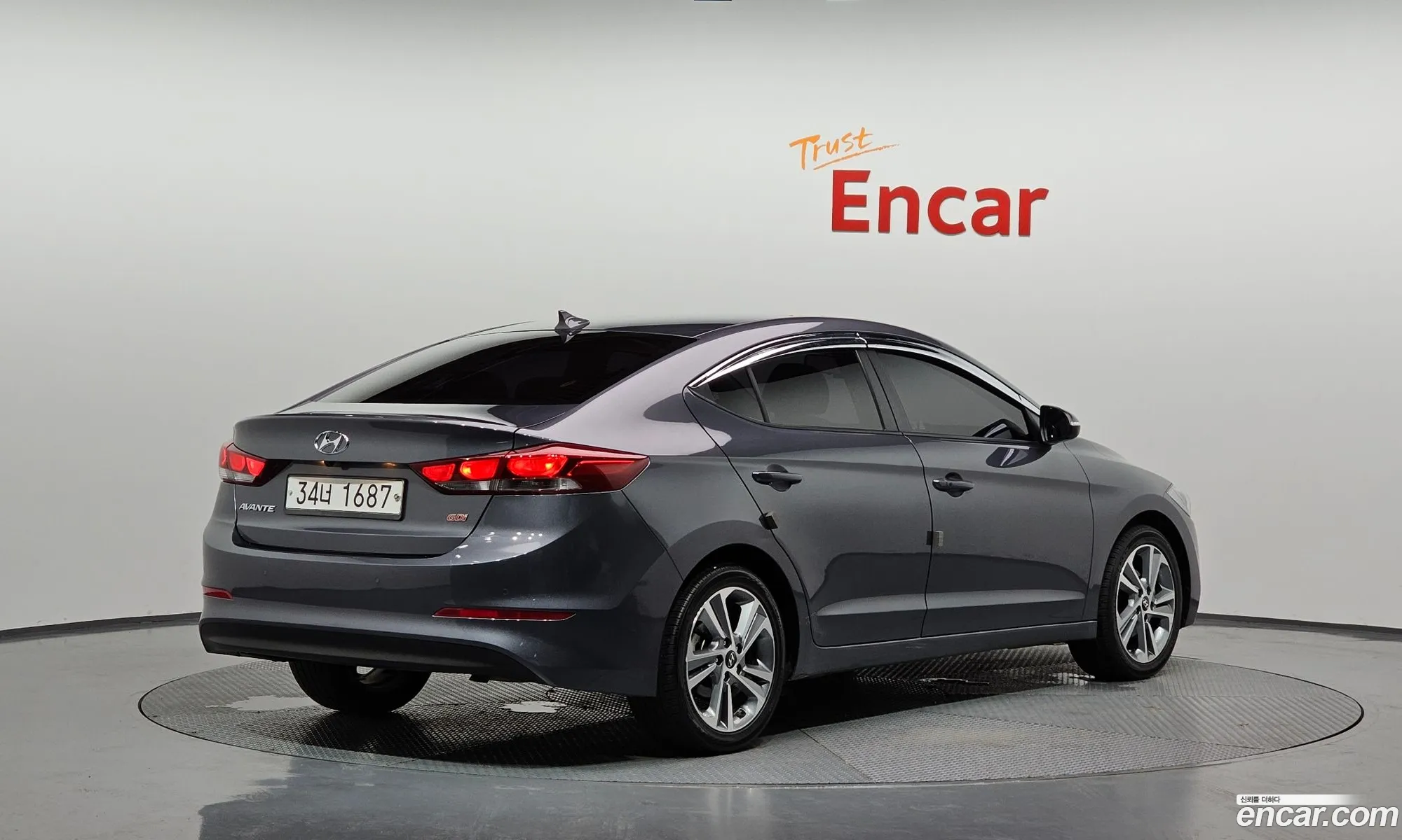 Hyundai Elantra AD 2017 — 11