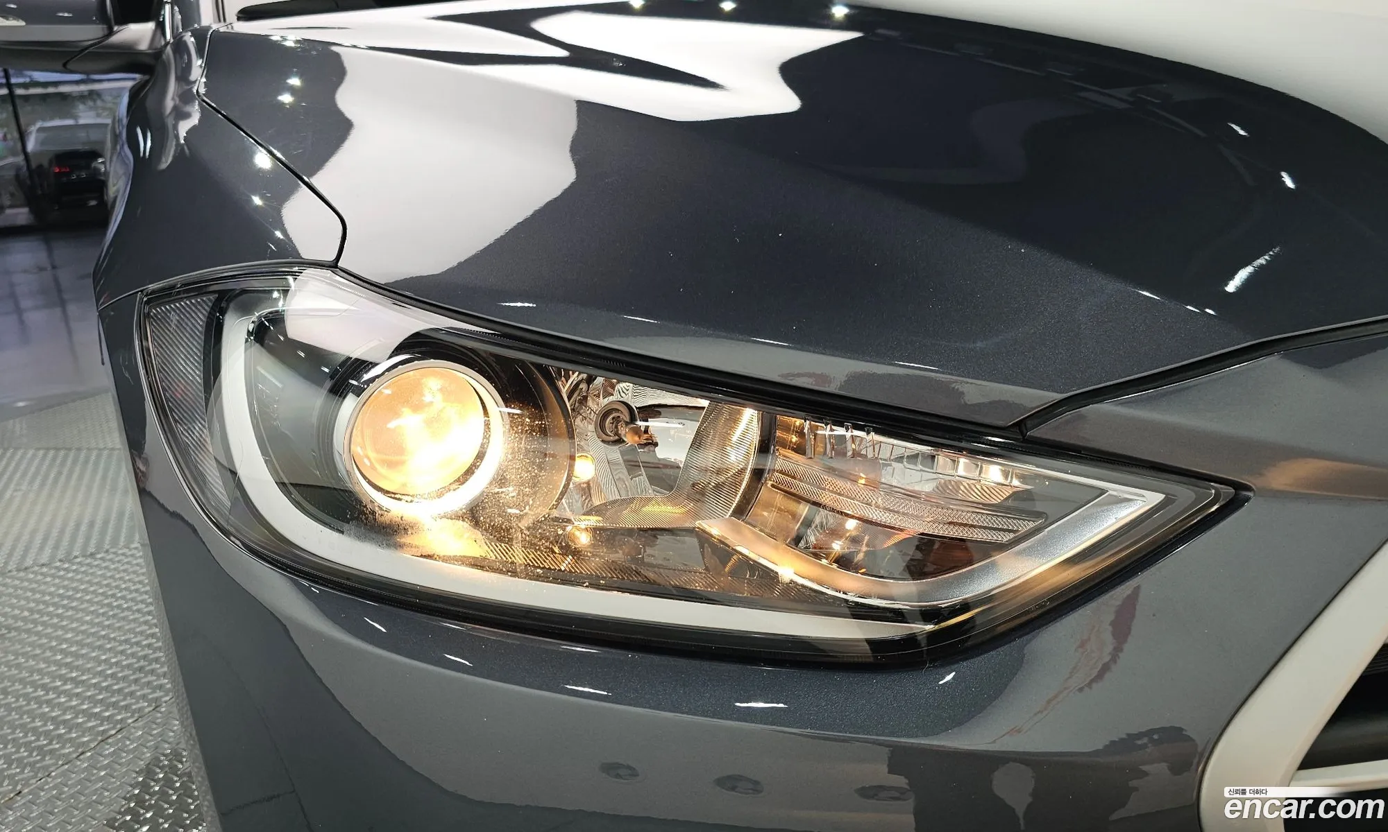 Hyundai Elantra AD 2017 — 12