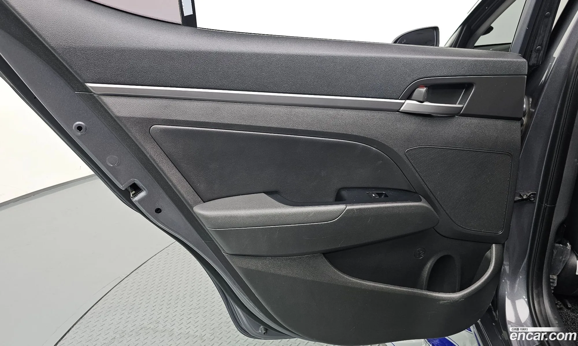 Hyundai Elantra AD 2017 — 17