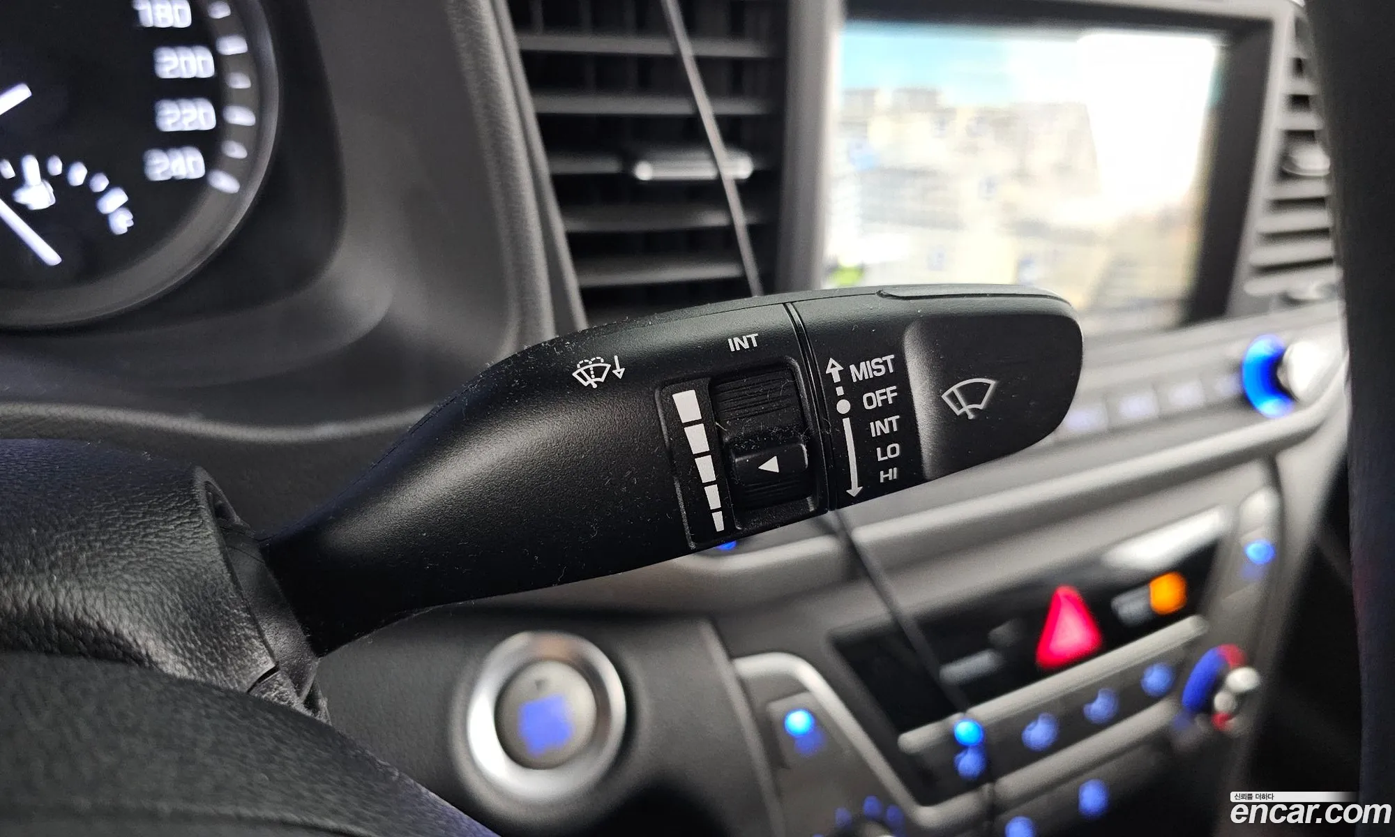 Hyundai Elantra AD 2017 — 9