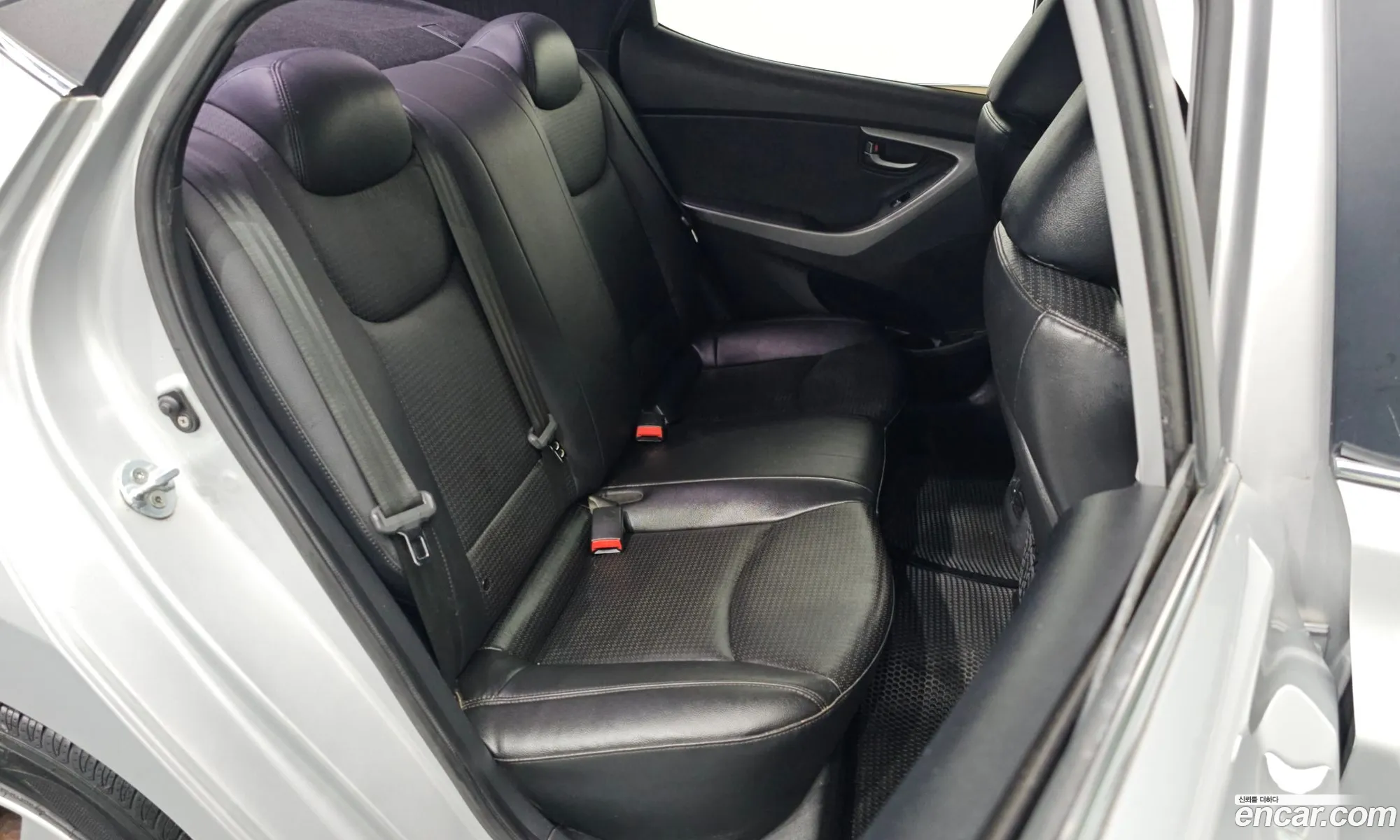 Hyundai Elantra MD 2013 KMHDG41DBEU955375 — 24