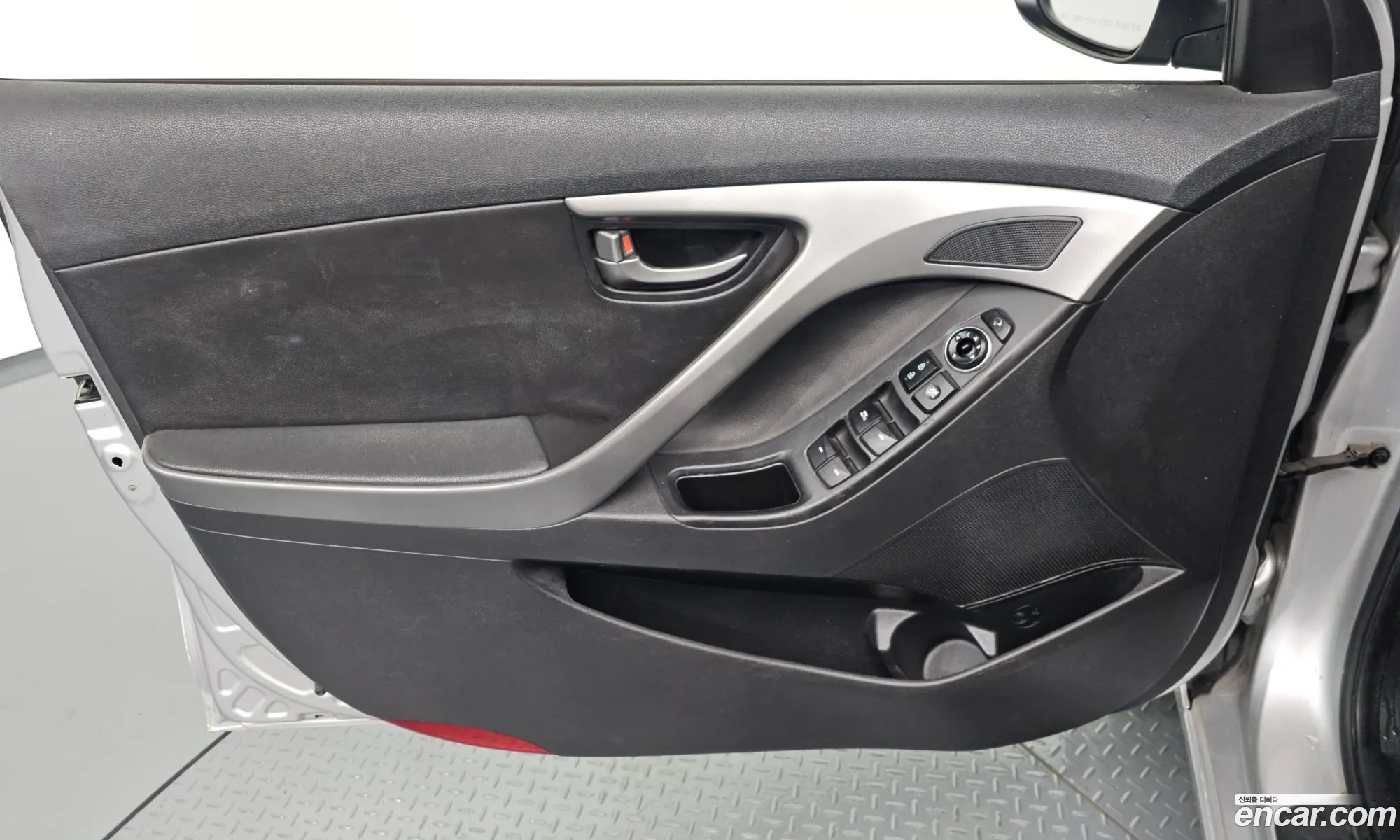 Hyundai Elantra MD 2013 KMHDG41DBEU955375 — 32