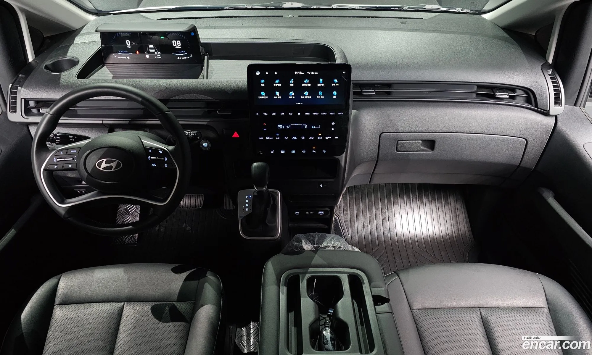 Hyundai Staria 2025 — 29