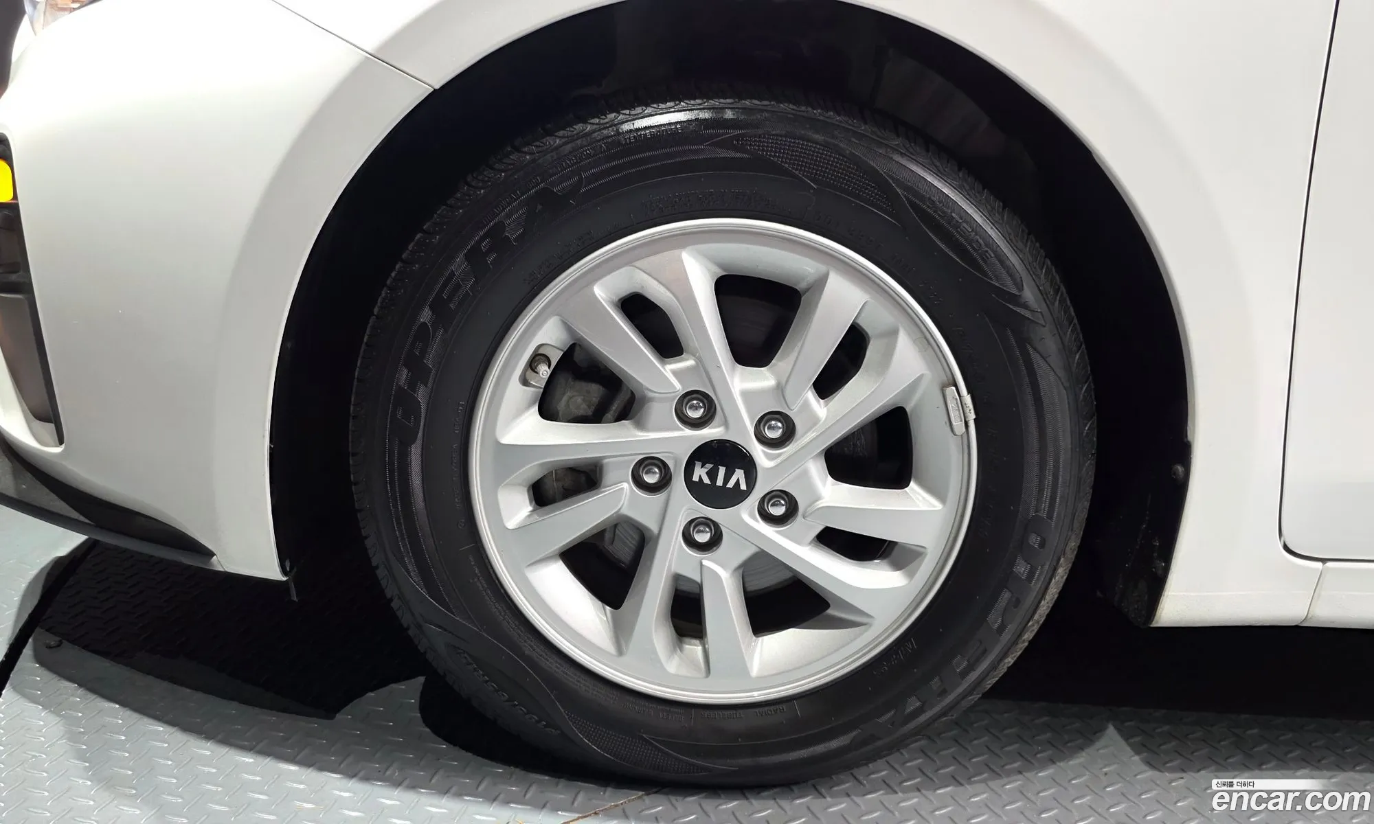 Kia K3 2019 — 14