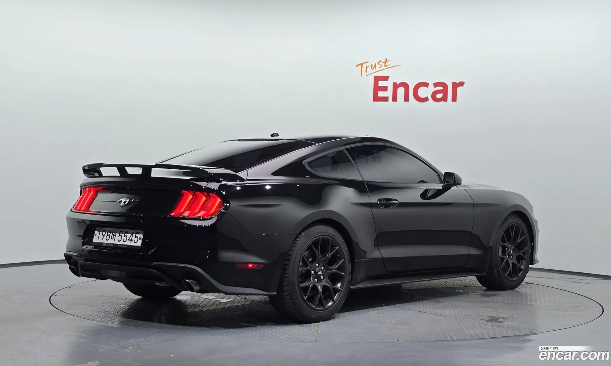 Ford Mustang 2019 1FA6P8TH8K5128200 — 5