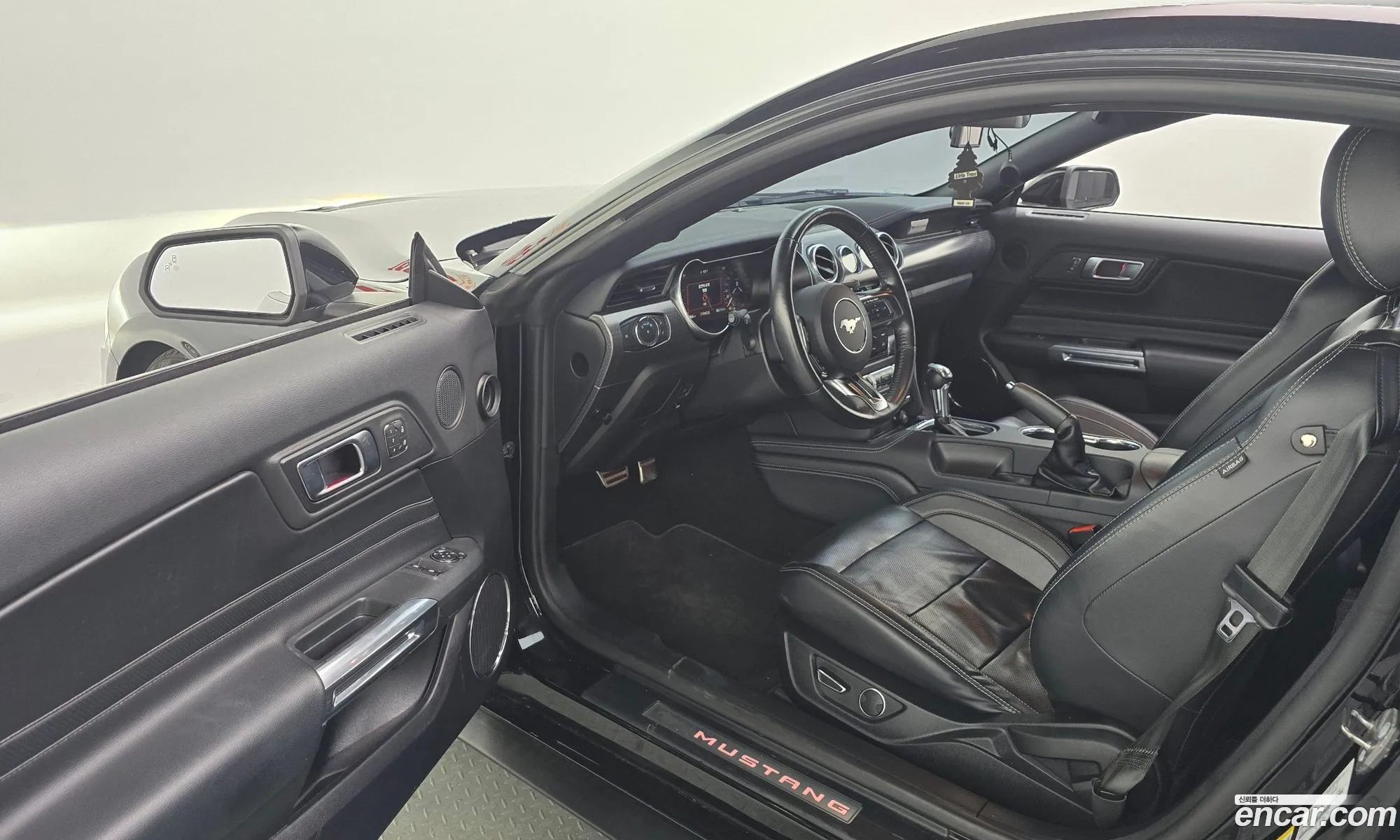 Ford Mustang 2019 1FA6P8TH8K5128200 — 15