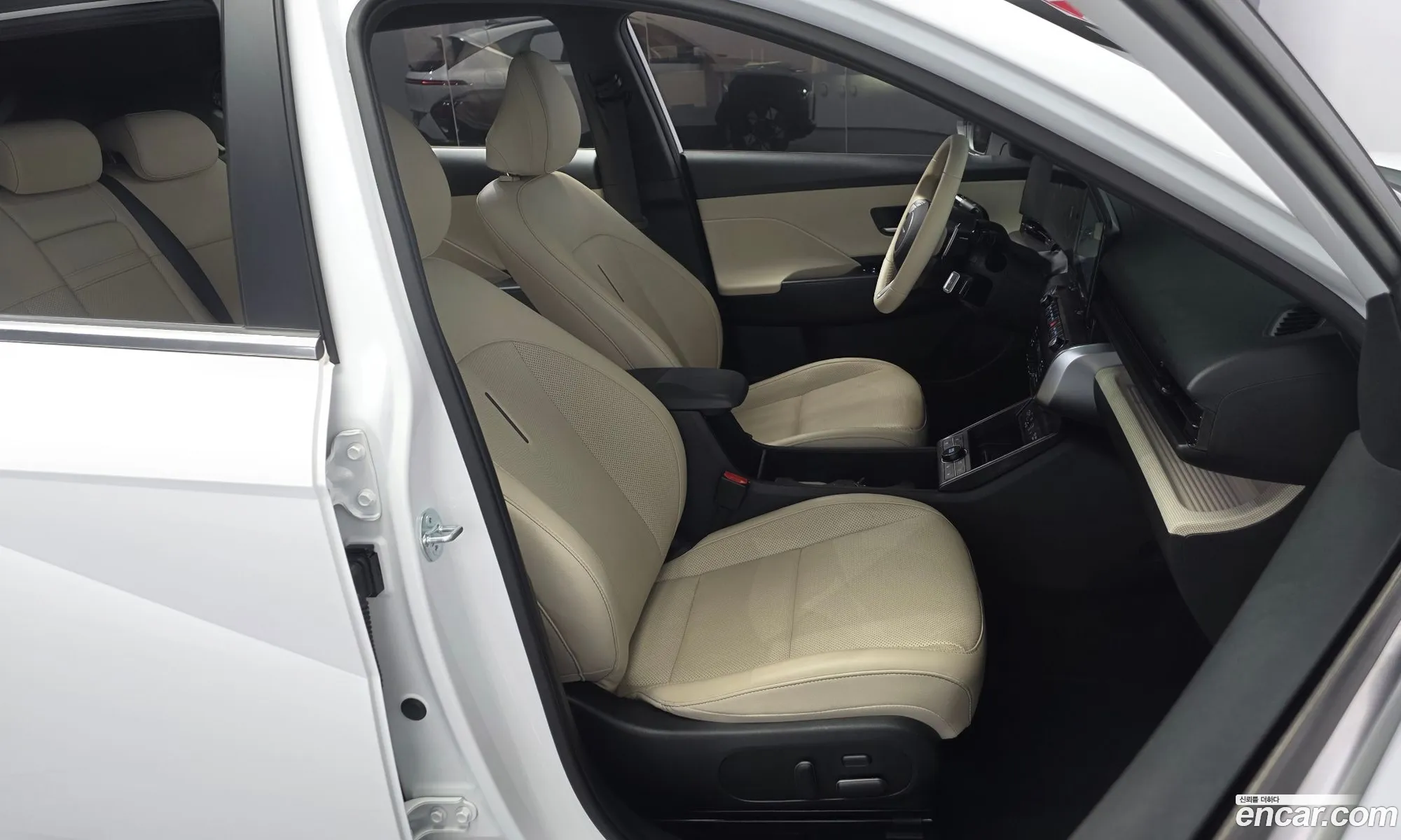 Hyundai Kona Hybrid 2023 — 4