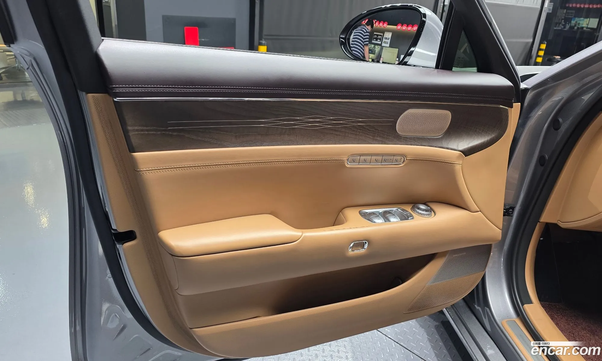 Genesis G90 2023 — 23