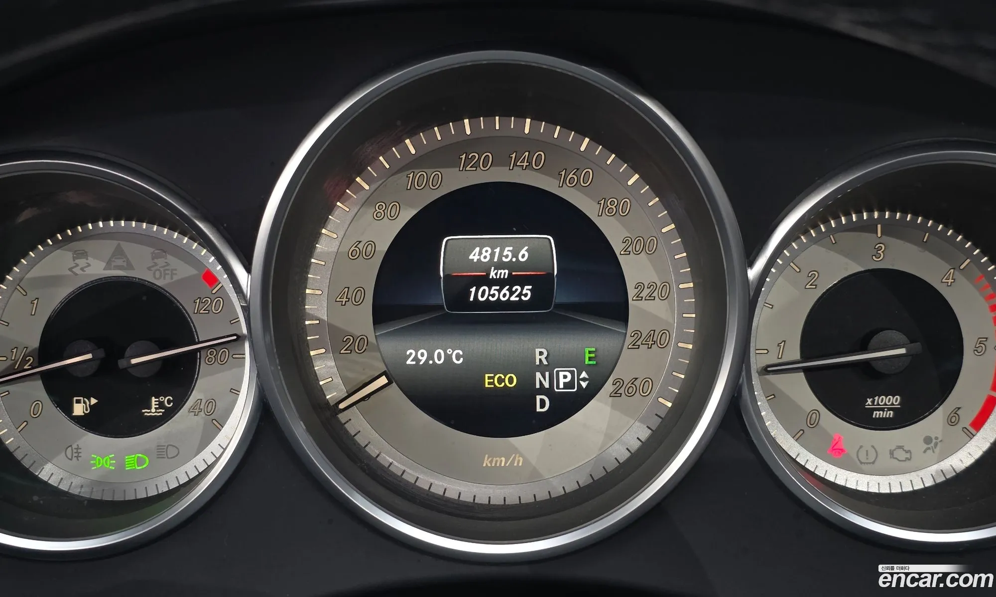 Mercedes-Benz CLS-Class W218 2016 — 29