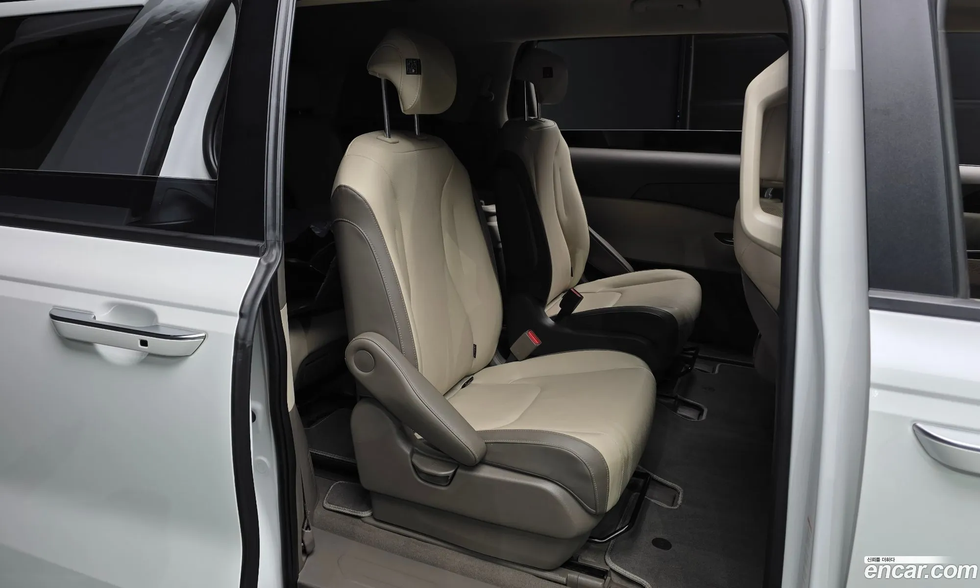 Kia Carnival 2022 KNANB81BBPS201269 — 6
