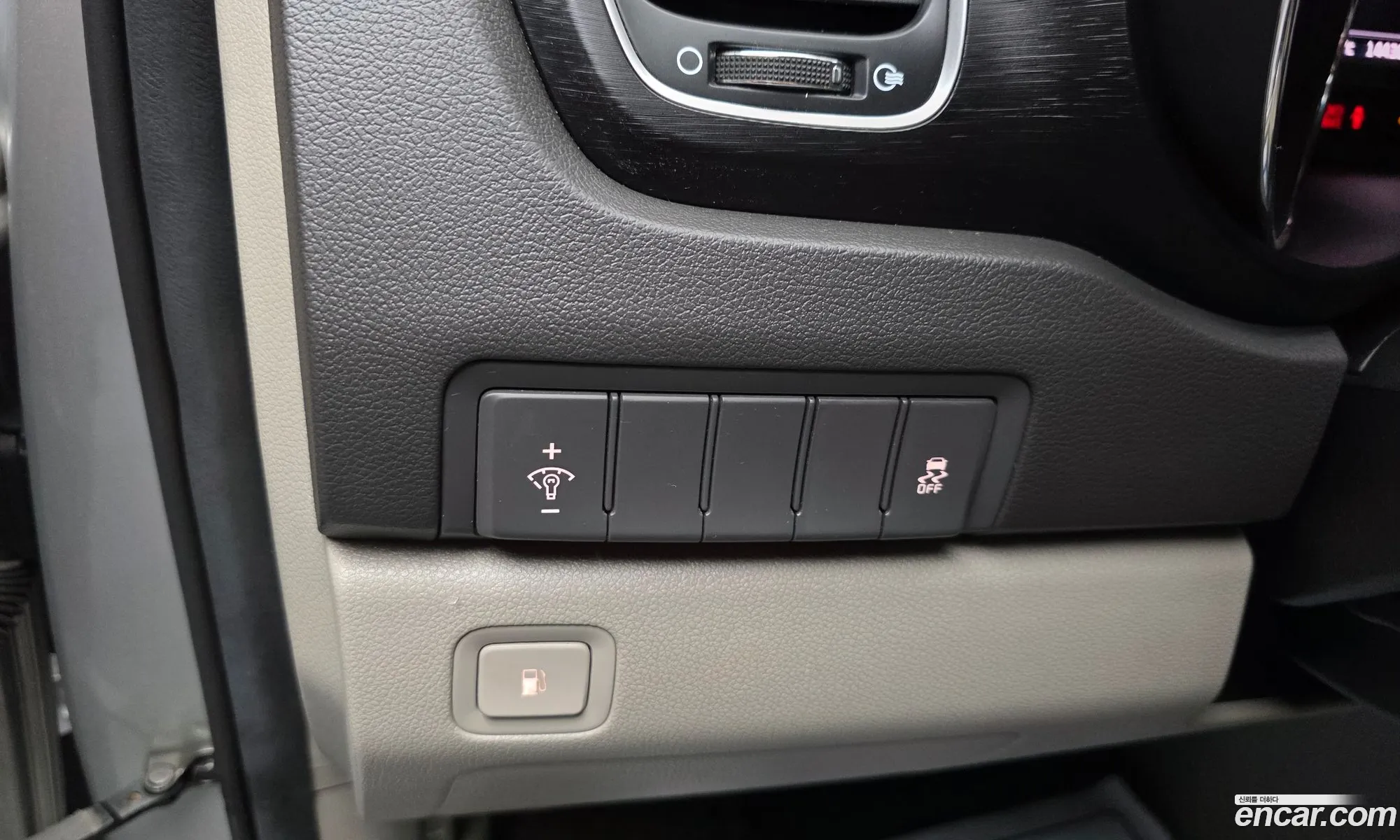 Kia Carnival 2016 KNAMB81ABHS280036 — 27