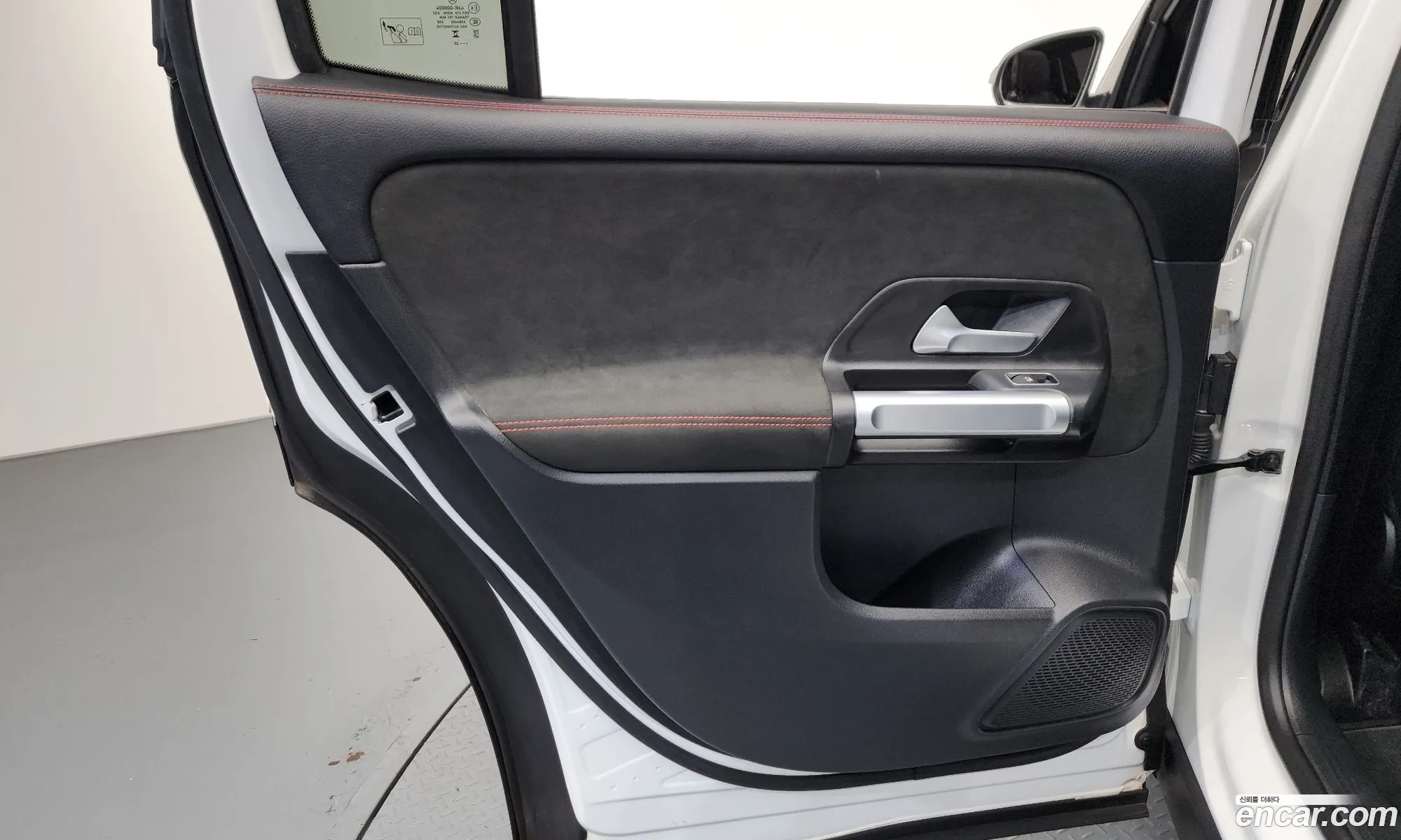 Mercedes-Benz GLB-Class X247 2023 — 19