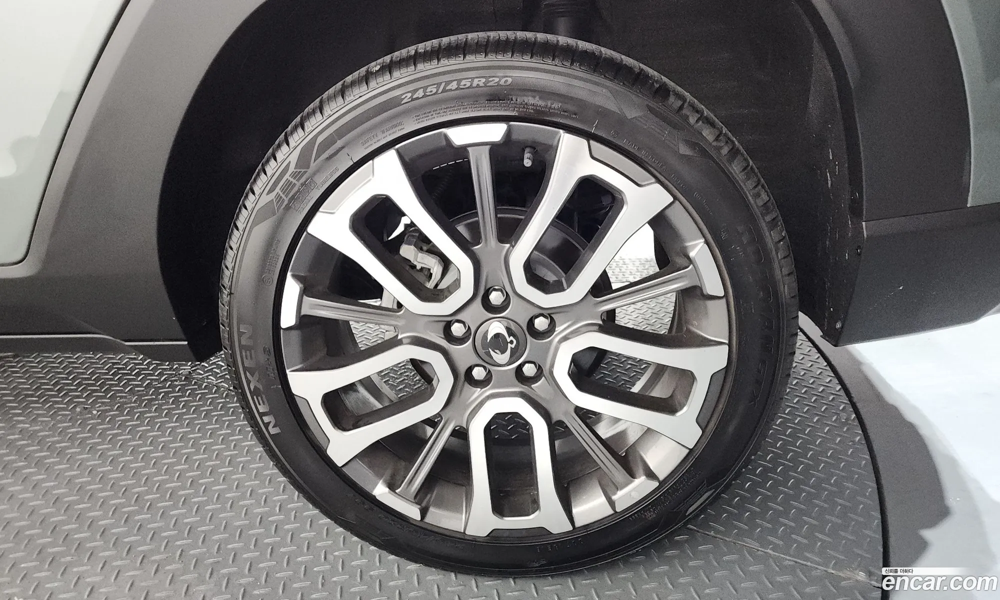 KG Mobility (SsangYong) Torres 2023 — 21