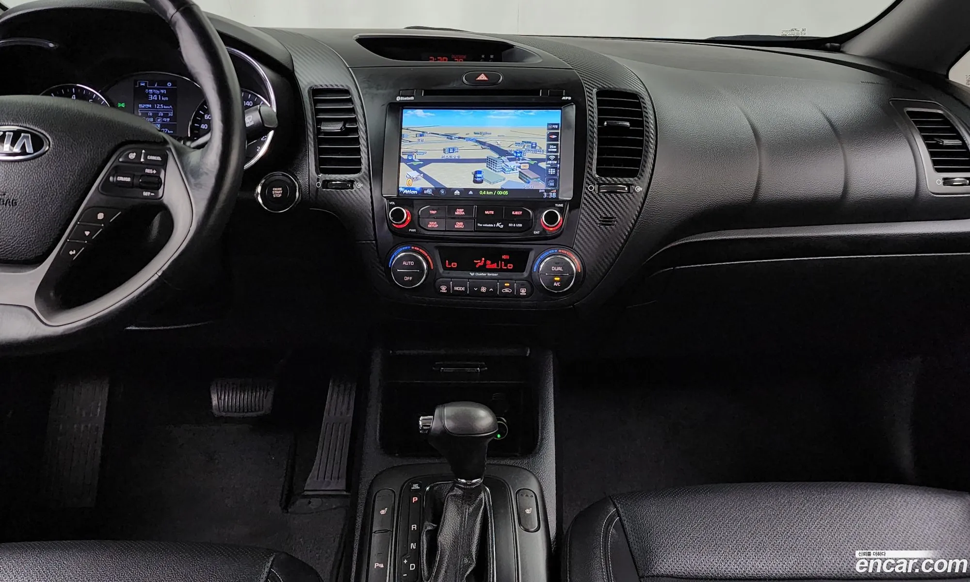 Kia K3 2015 — 16