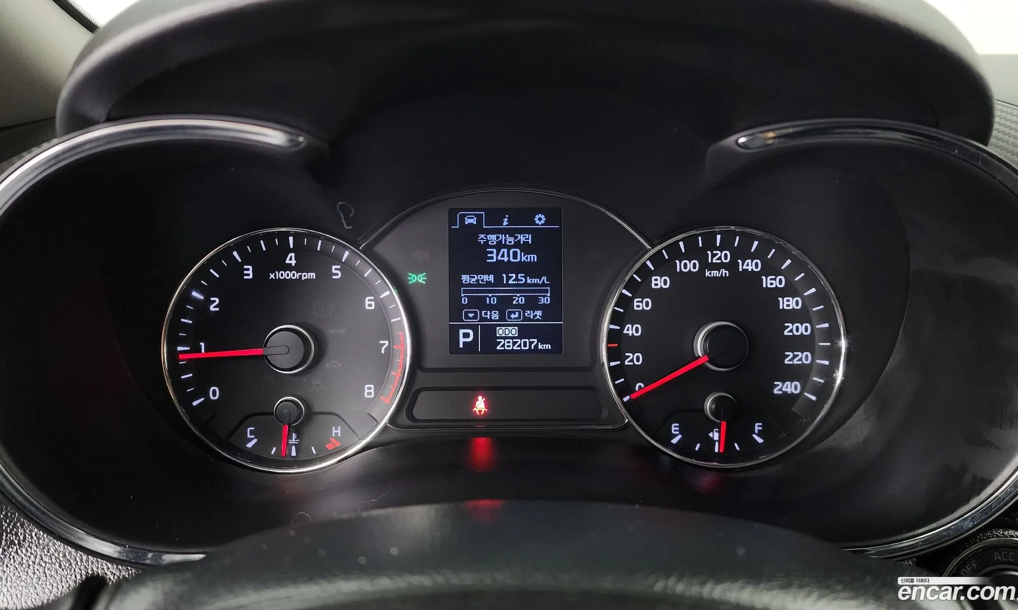 Kia K3 2015 — 12