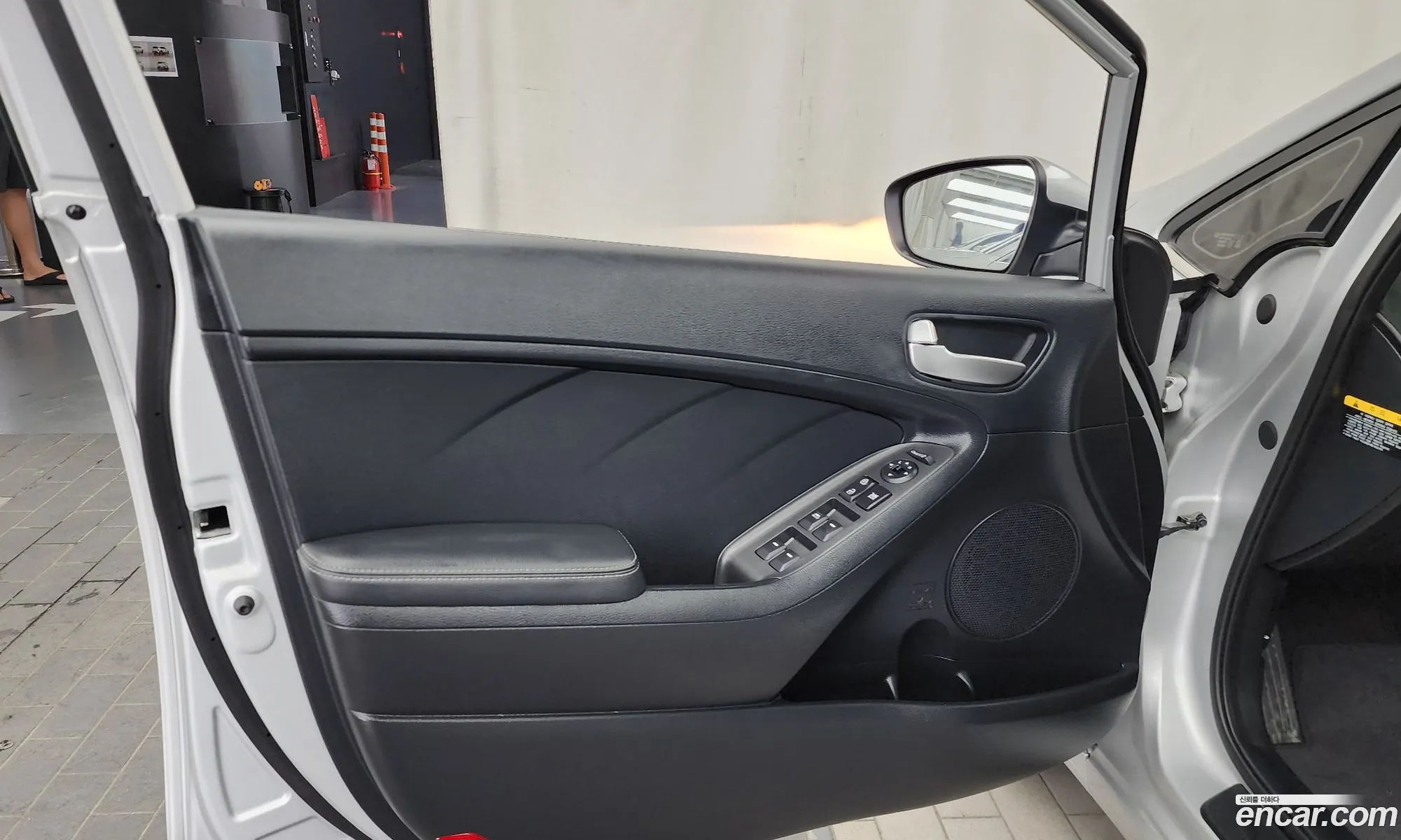 Kia K3 2015 — 30