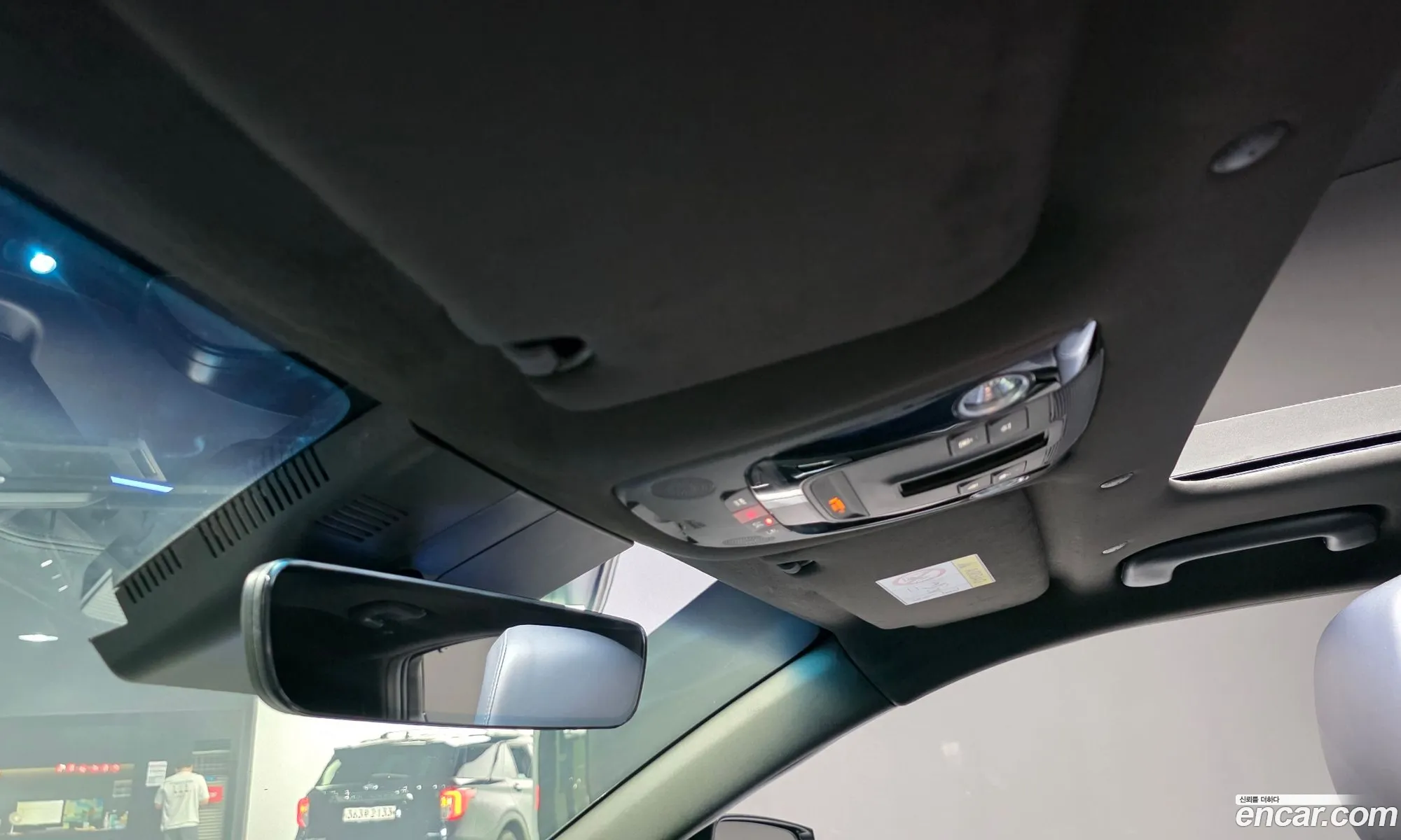 Kia K8 Hybrid 2024 — 28