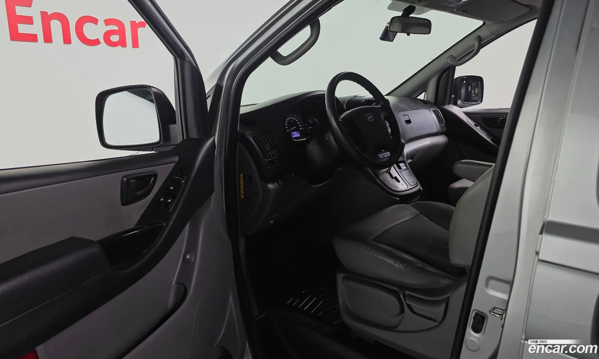 Hyundai Grand Starex 2017 — 14