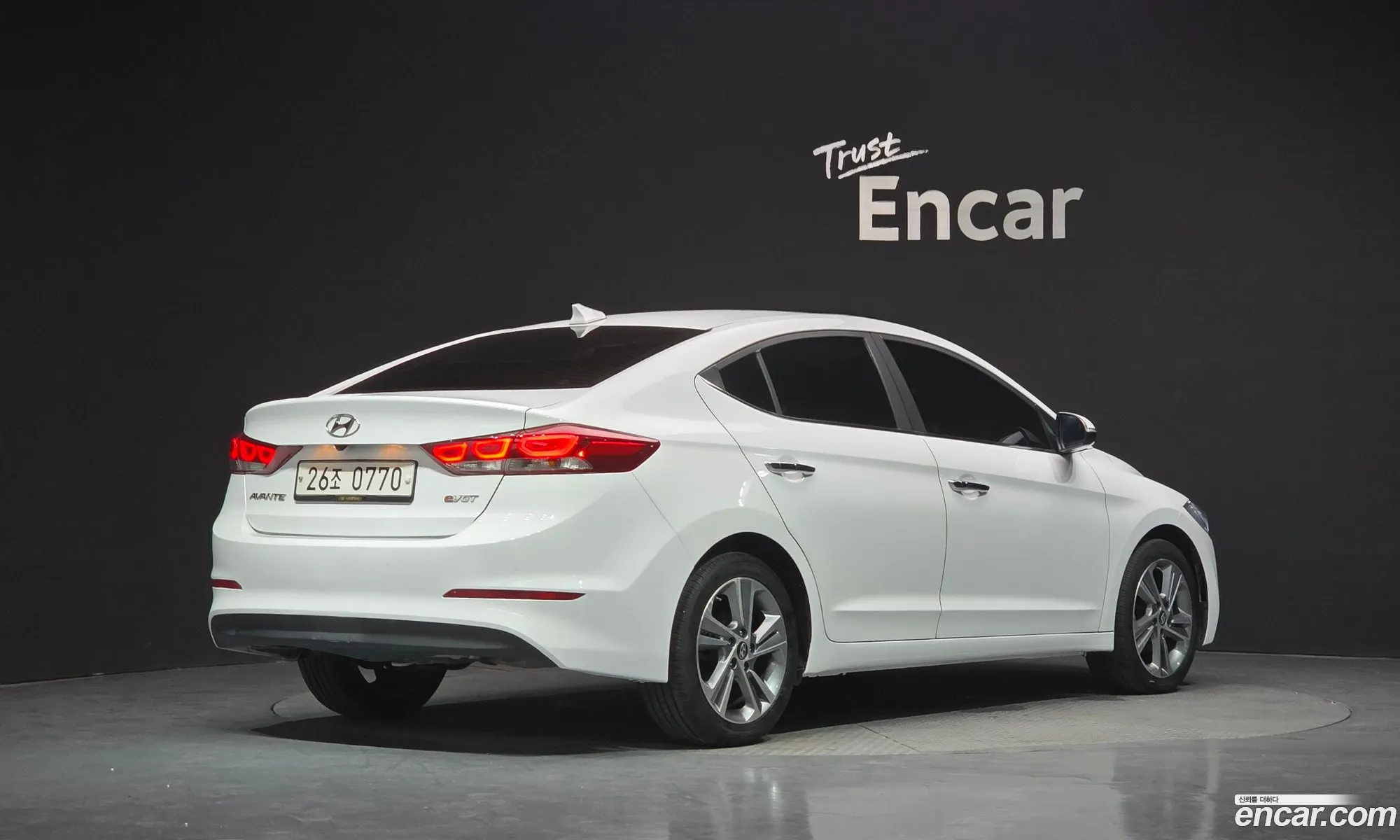 Hyundai Elantra AD 2016 — 8