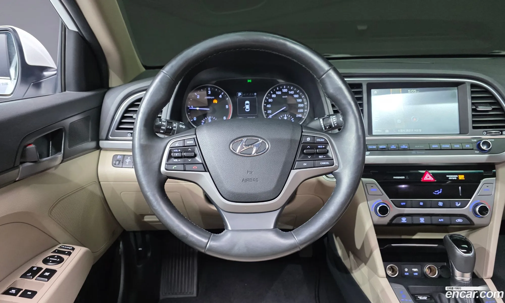 Hyundai Elantra AD 2016 — 24