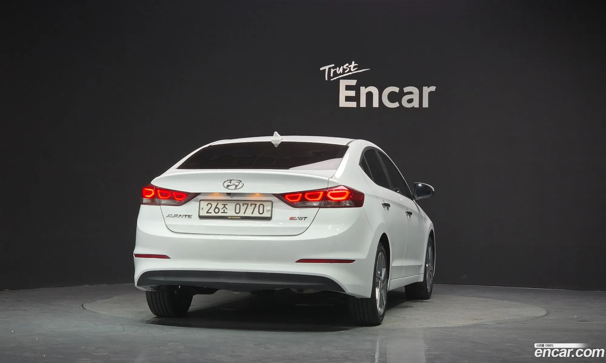 Hyundai Elantra AD 2016 — 31