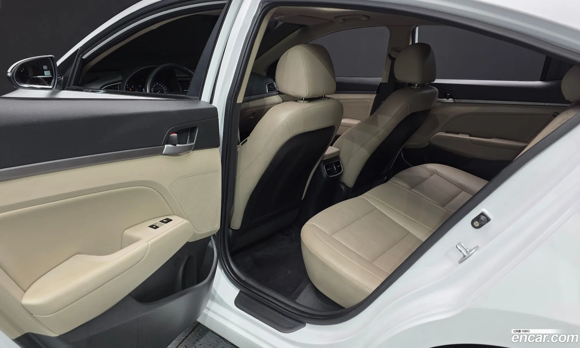 Hyundai Elantra AD 2016 — 4