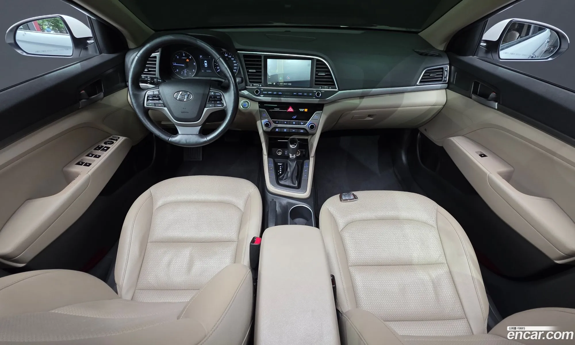Hyundai Elantra AD 2016 — 30