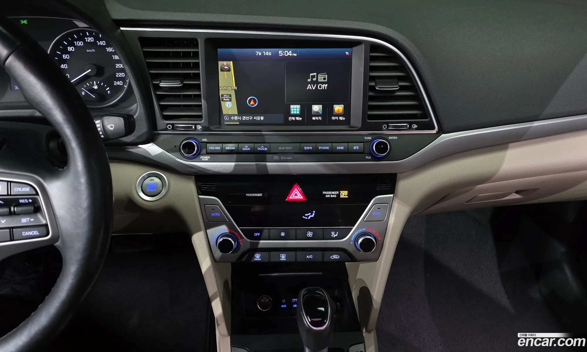Hyundai Elantra AD 2016 — 26