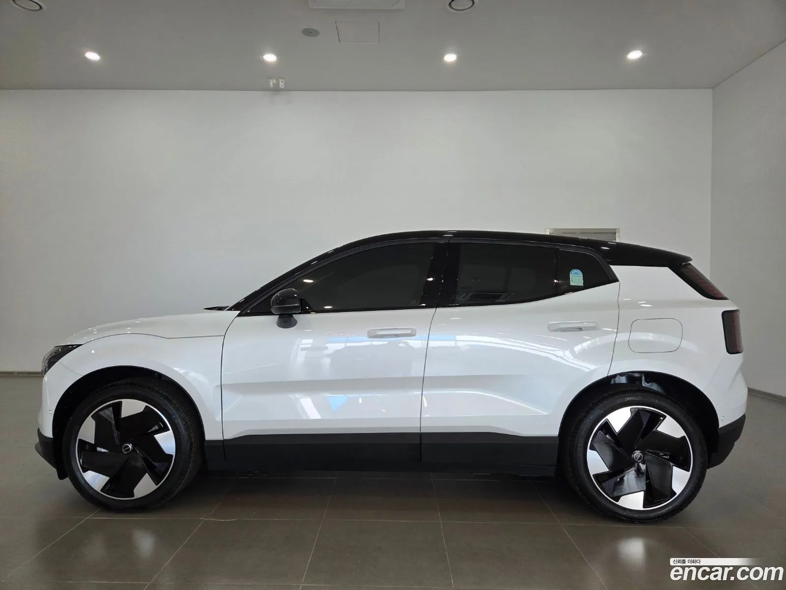 Volvo EX30 2025 — 12