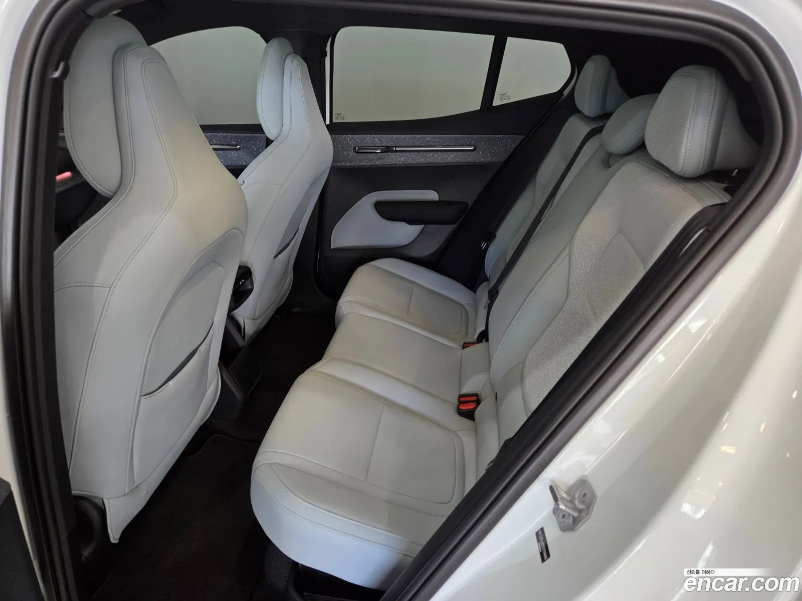 Volvo EX30 2025 — 18