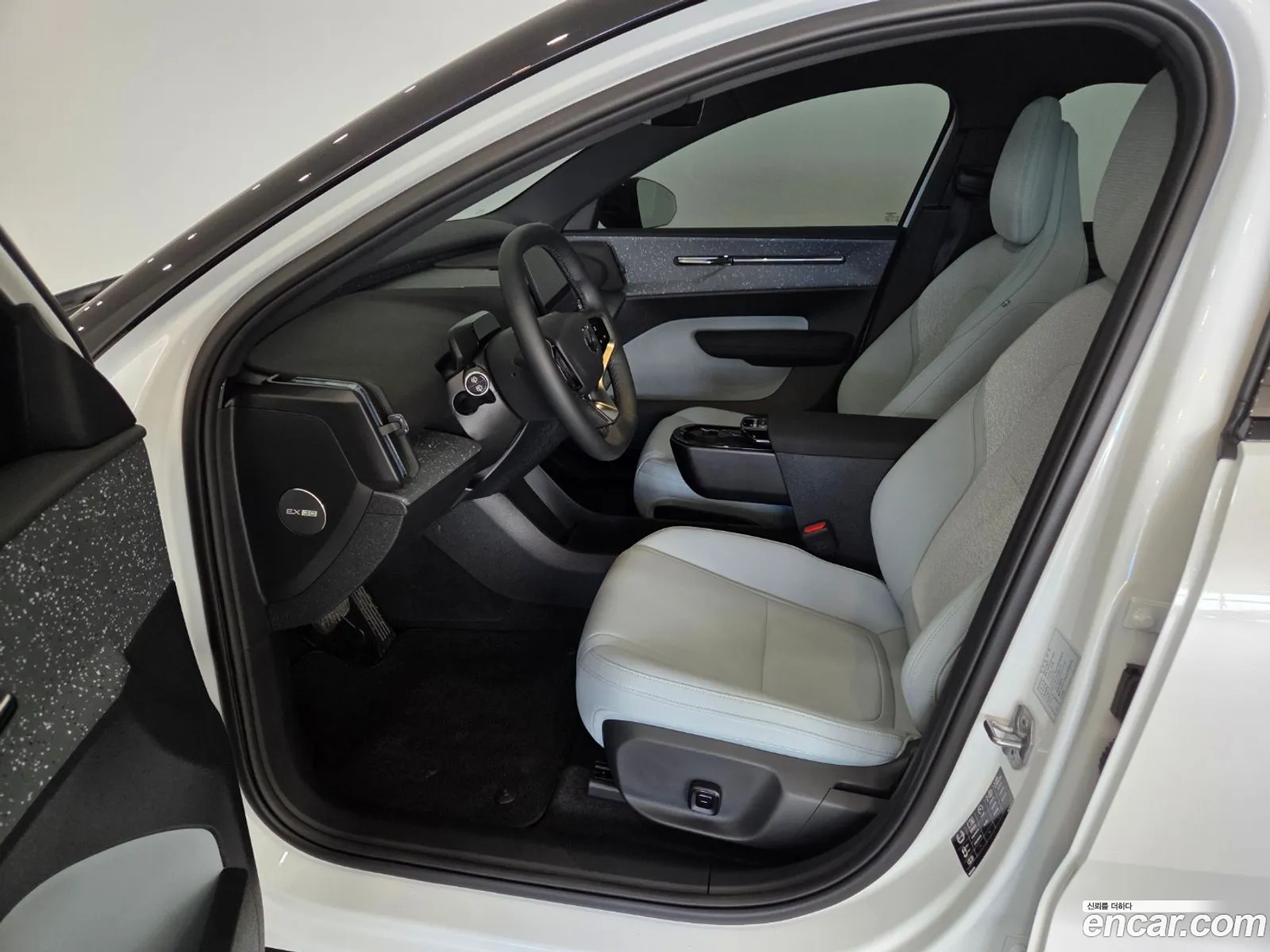 Volvo EX30 2025 — 6