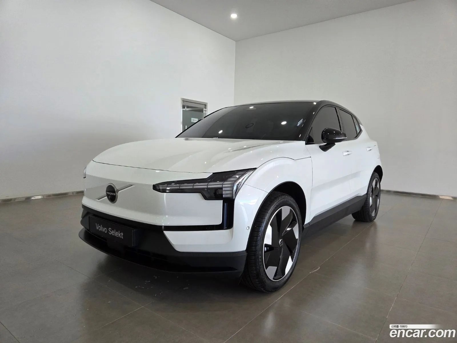 Volvo EX30 2025 — 17