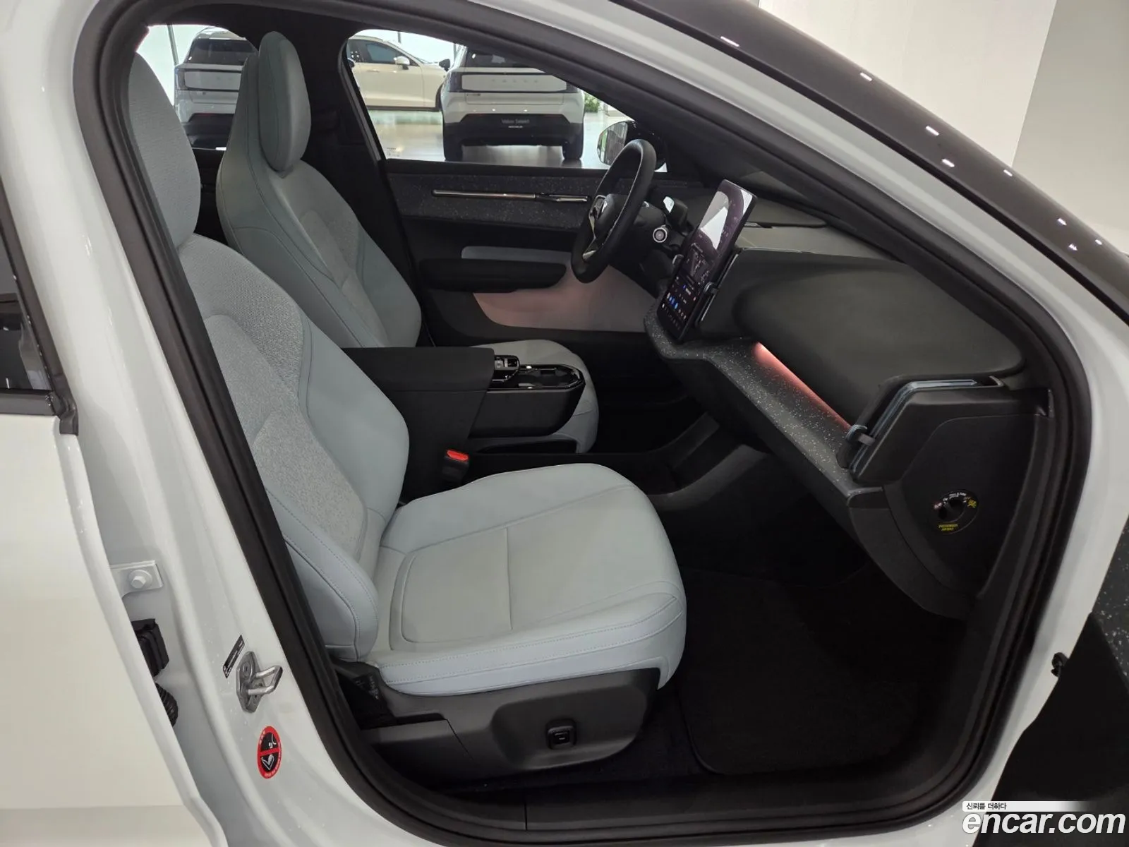 Volvo EX30 2025 — 14