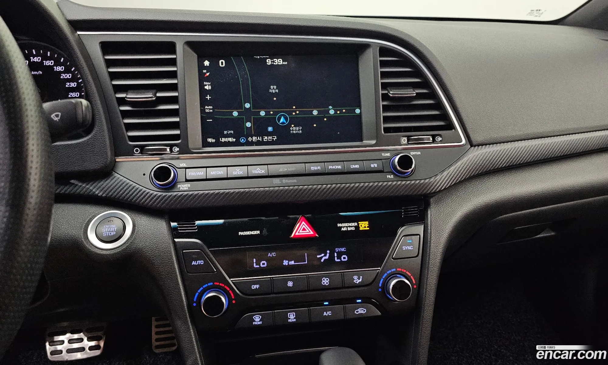 Hyundai Elantra AD 2016 — 30