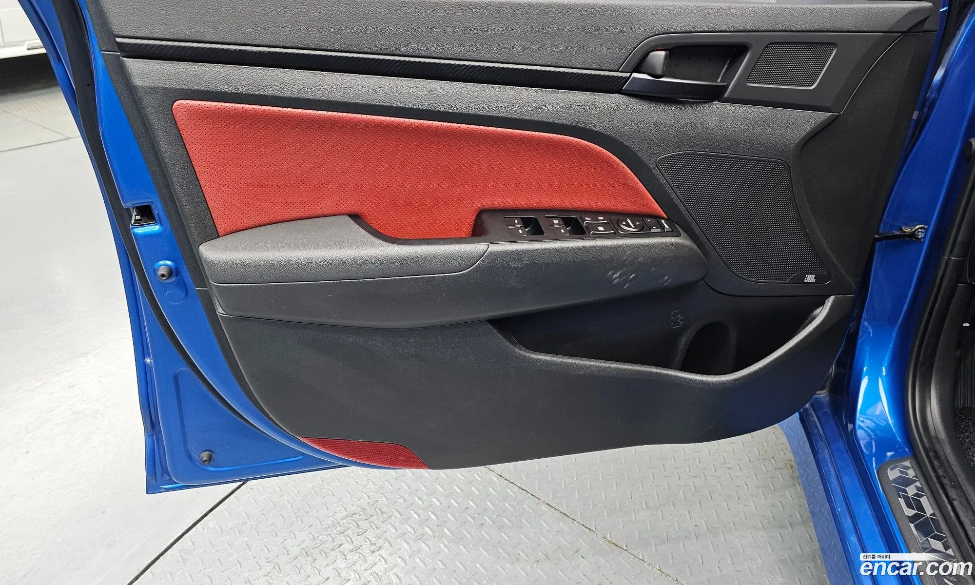Hyundai Elantra AD 2016 — 13