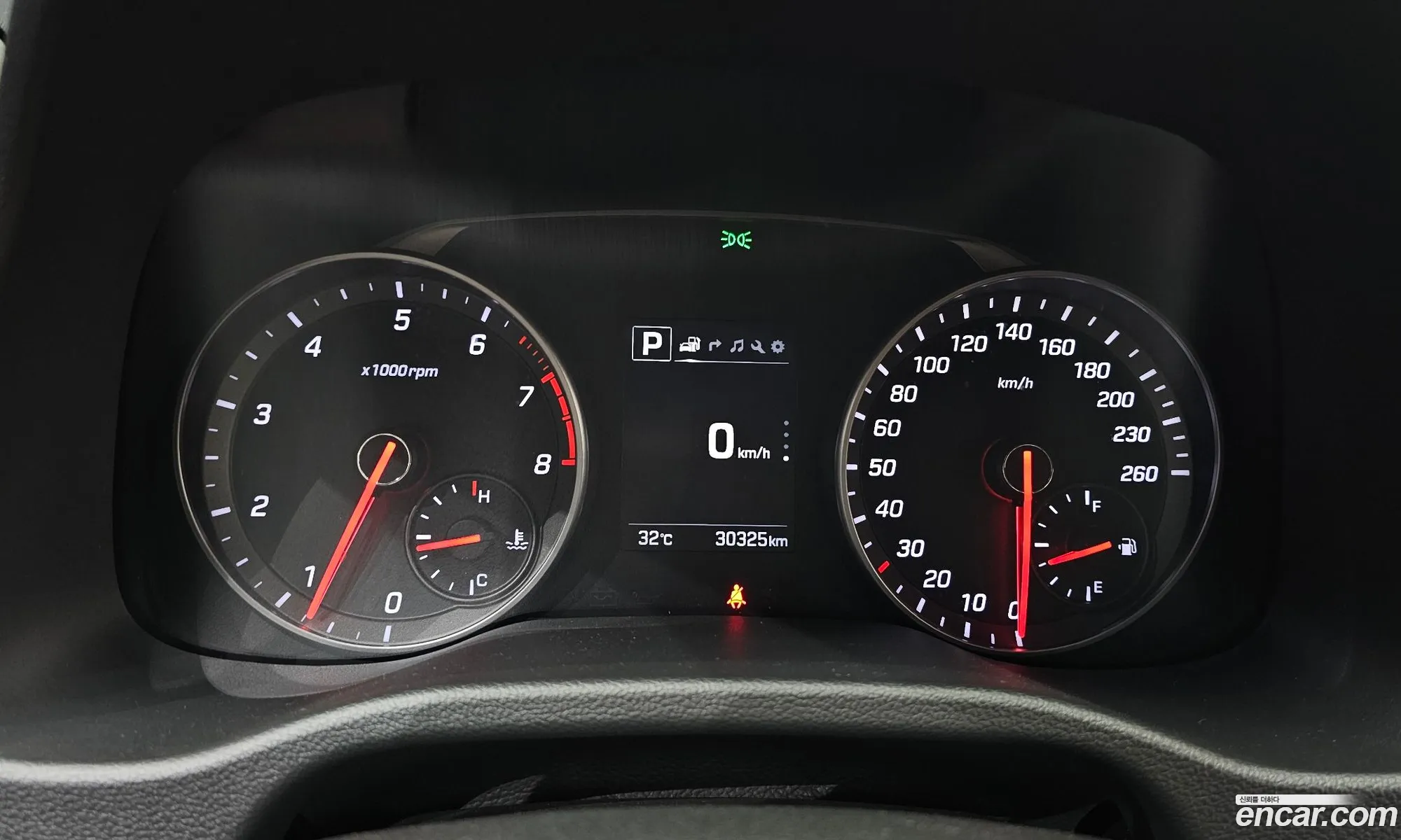 Hyundai Elantra AD 2016 — 10