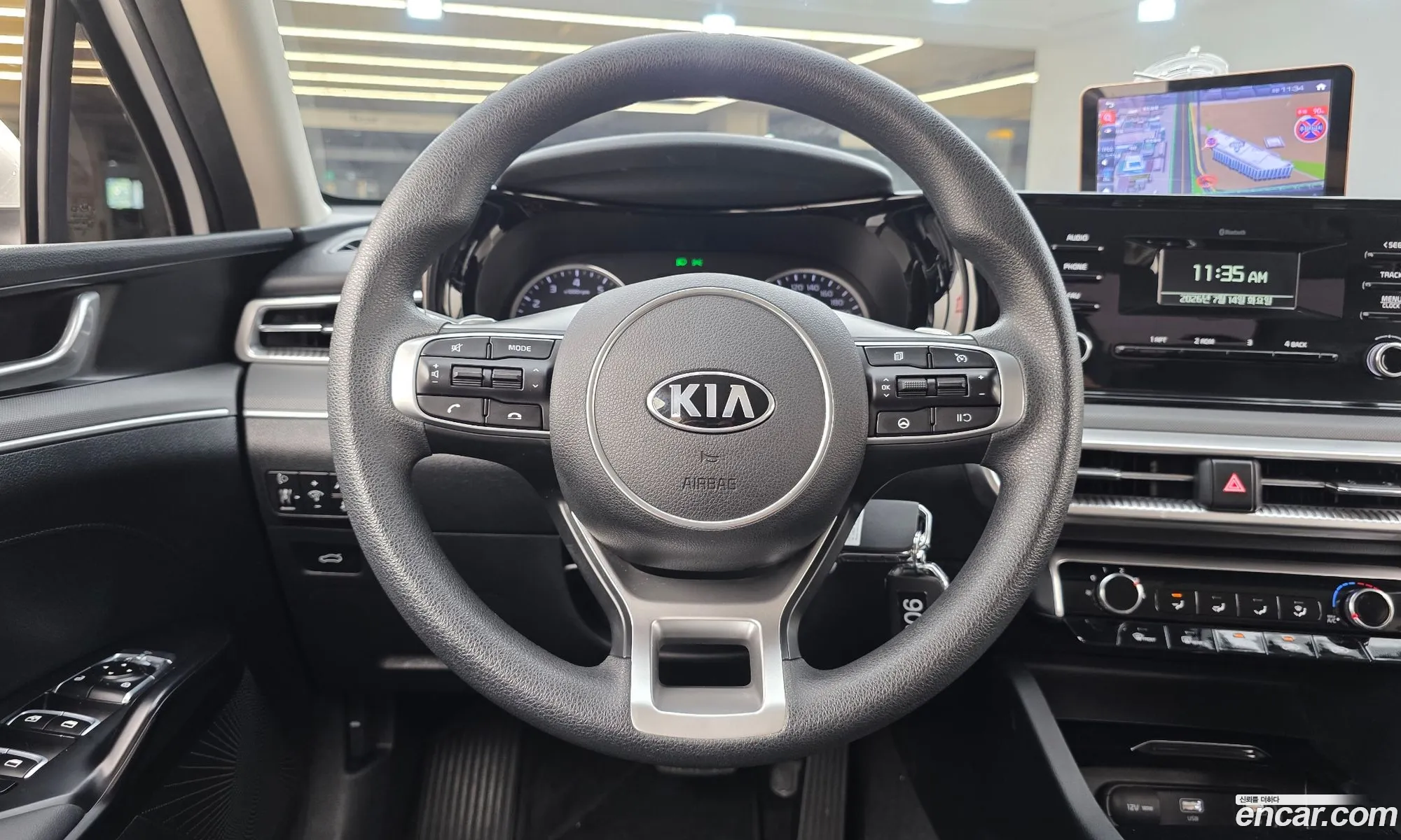 Kia K5 2021 KNAG141ABMA149629 — 5