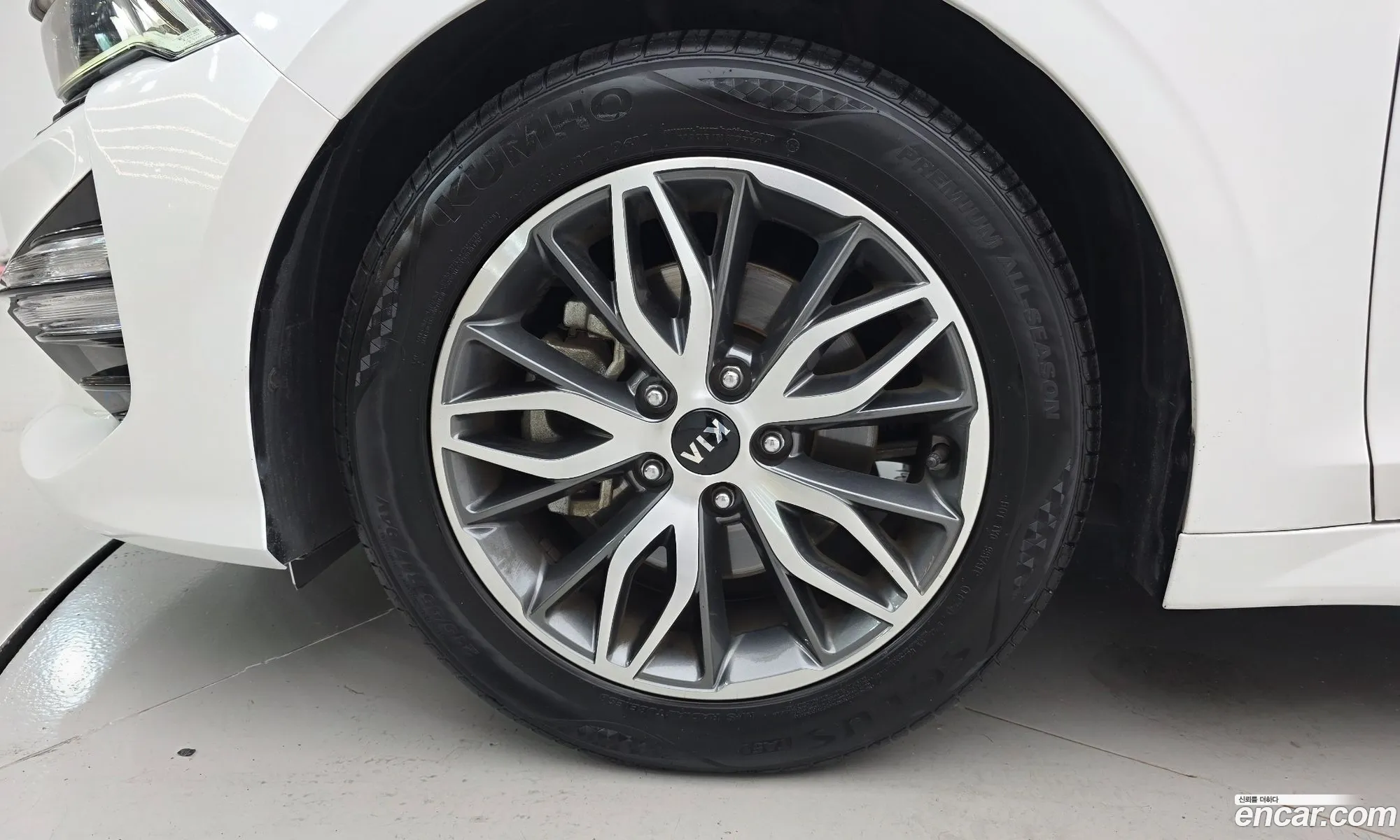 Kia K5 2021 KNAG141ABMA149629 — 13