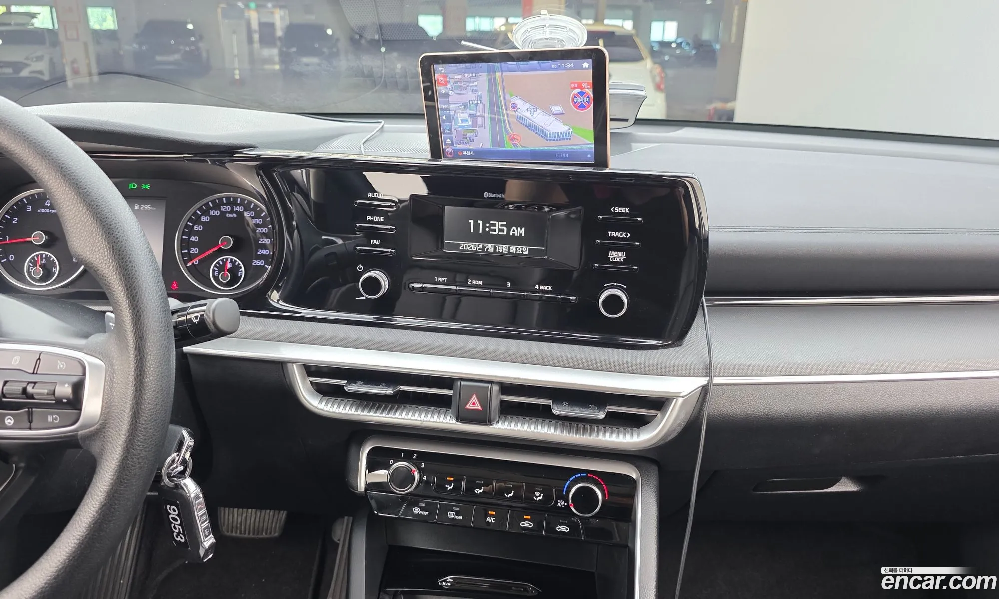 Kia K5 2021 KNAG141ABMA149629 — 6