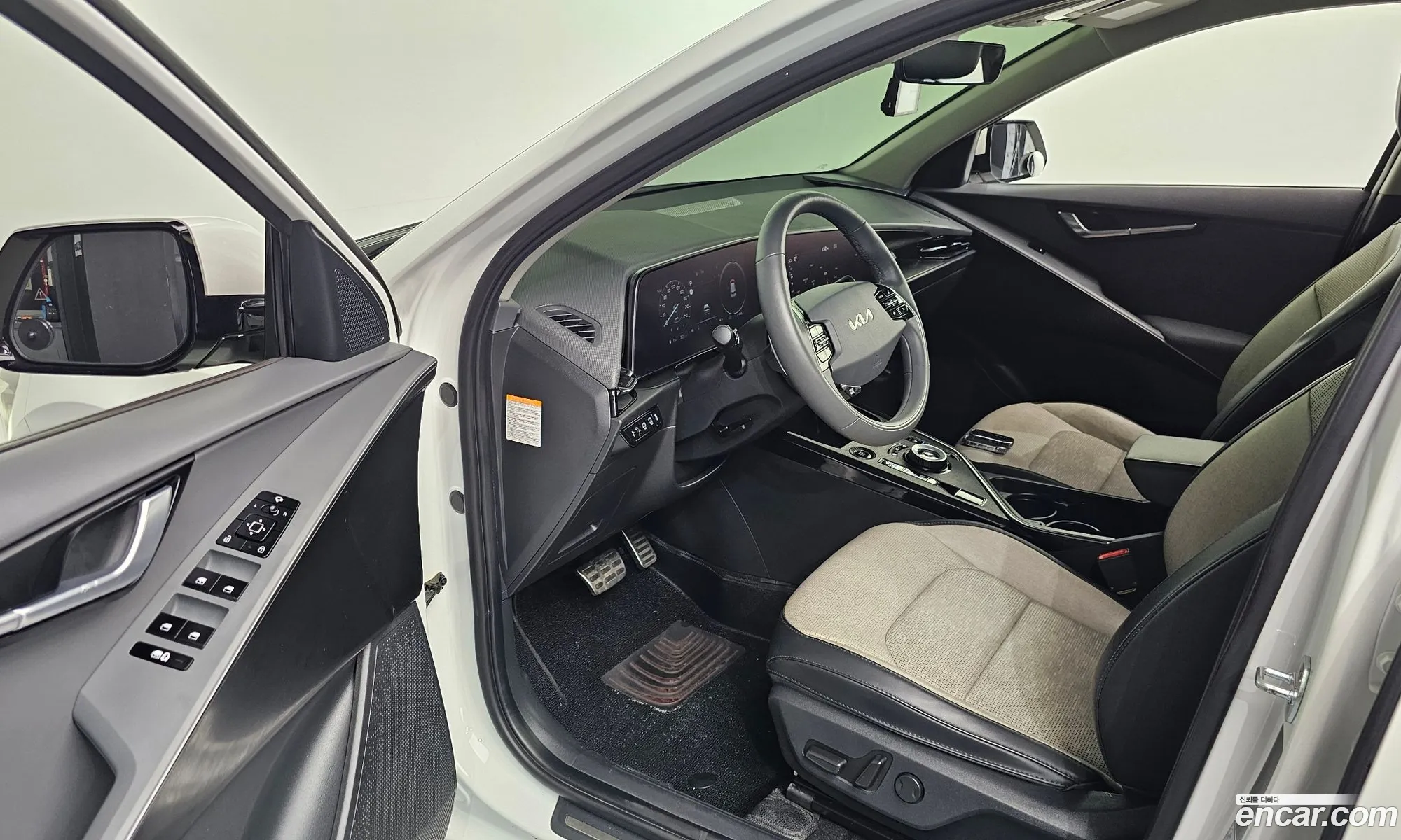 Kia Niro 2022 KNACT81EGNA044681 — 8