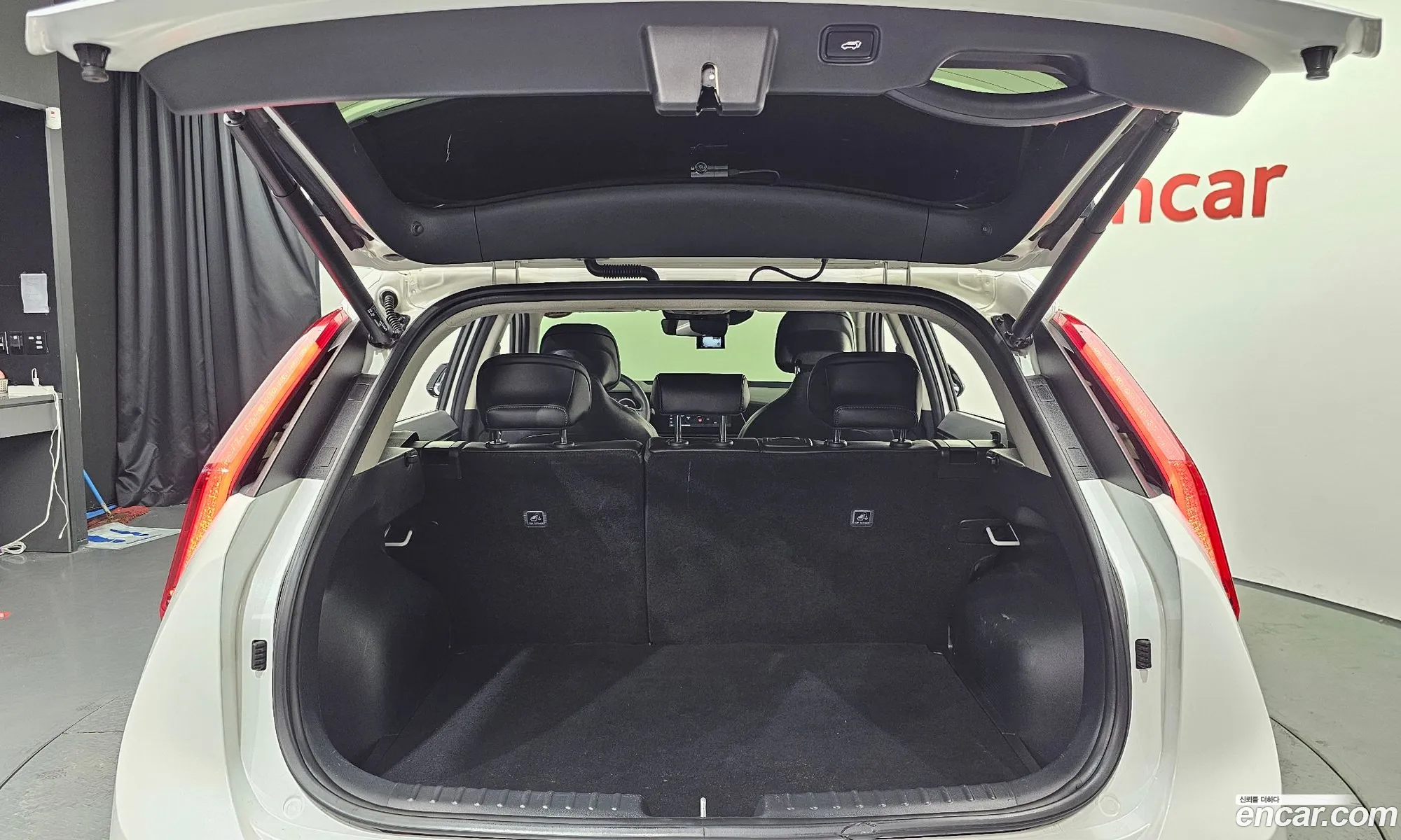 Kia Niro 2022 KNACT81EGNA044681 — 18